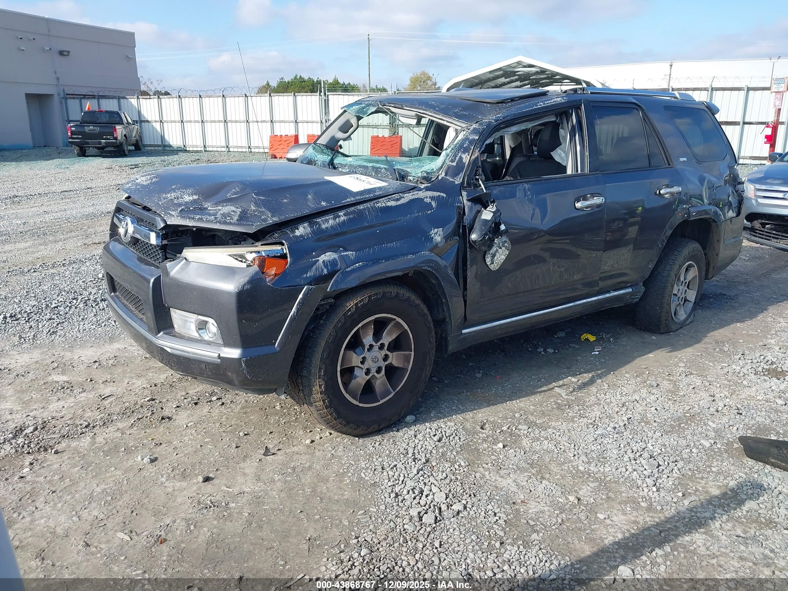 TOYOTA 4RUNNER image 2