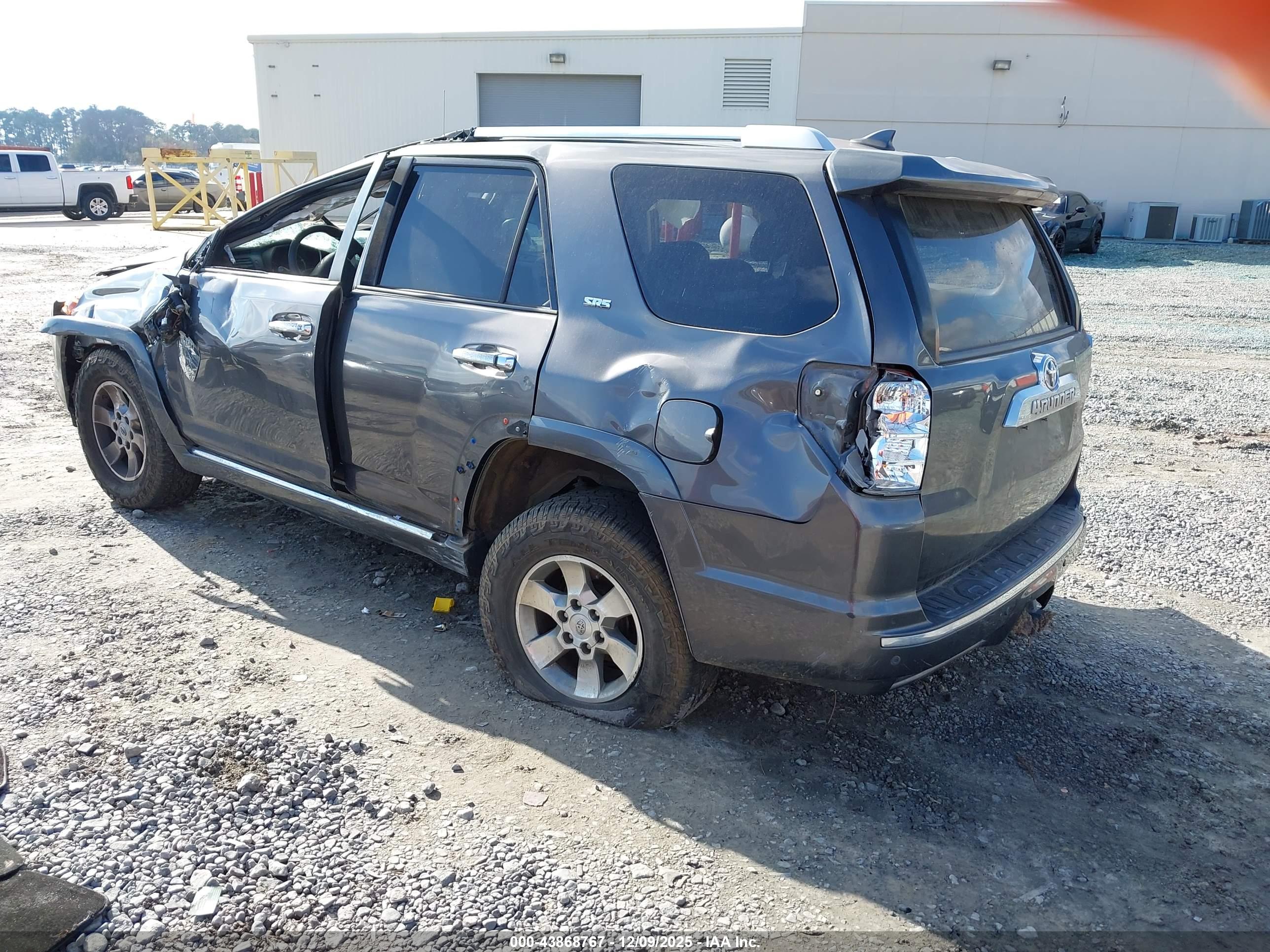 TOYOTA 4RUNNER image 3