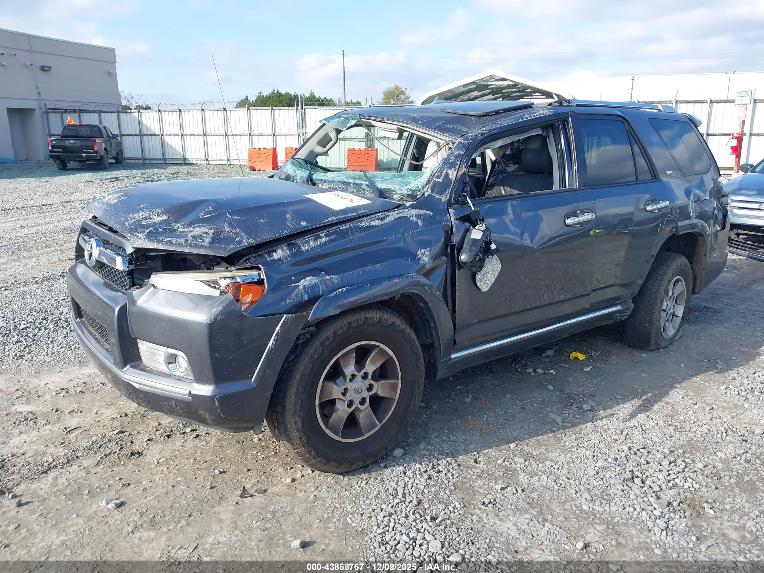 TOYOTA 4RUNNER image 6