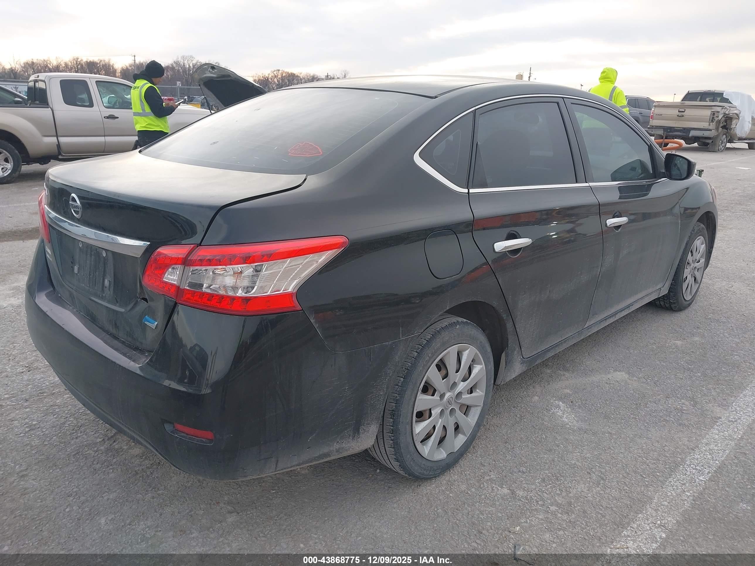 NISSAN SENTRA image 4