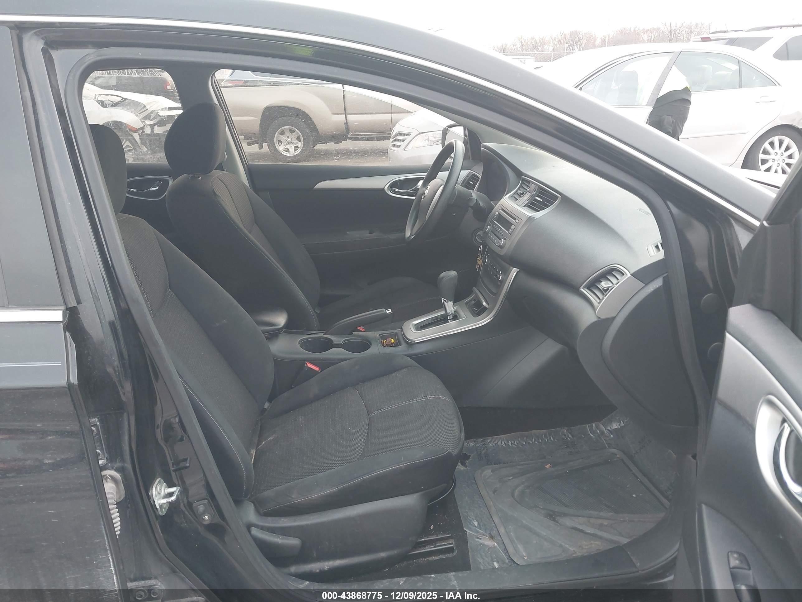 NISSAN SENTRA image 5