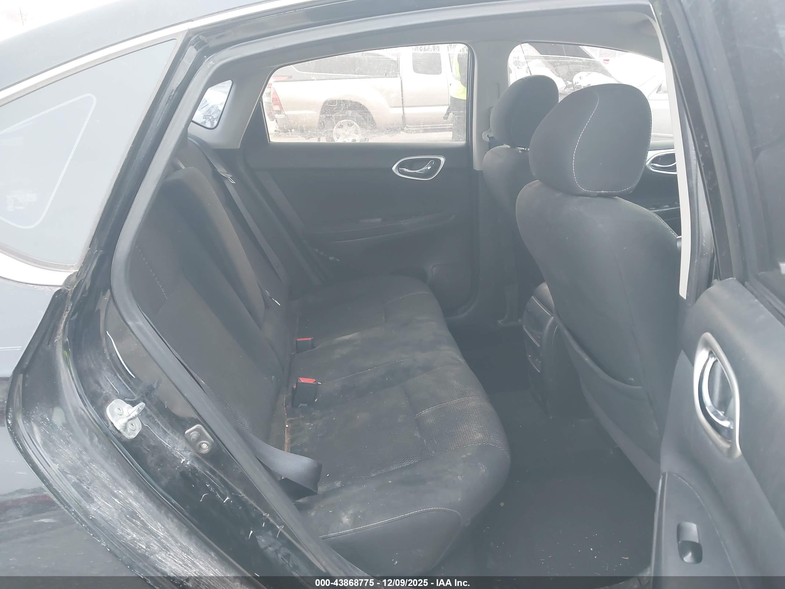 NISSAN SENTRA image 8