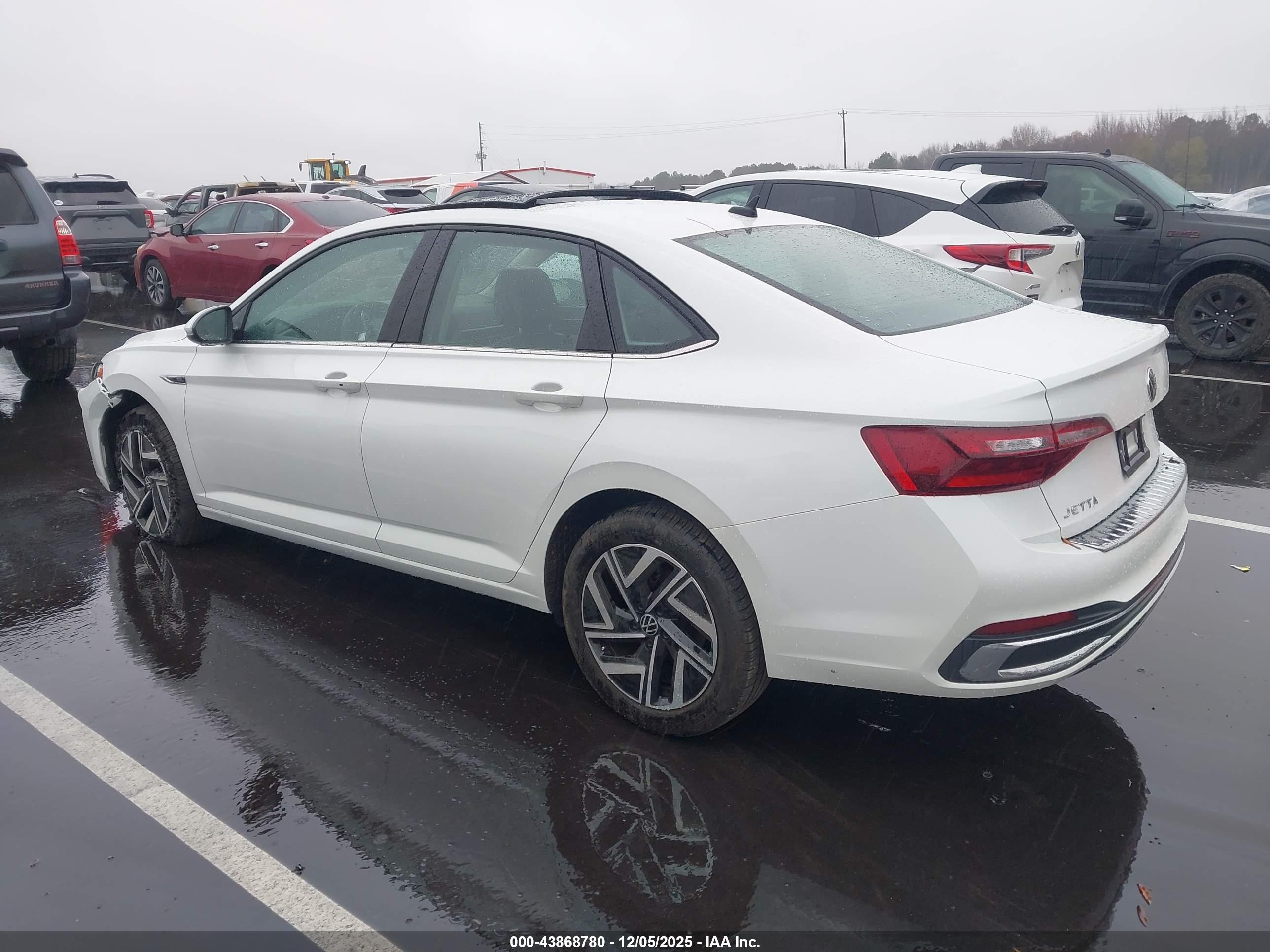 VOLKSWAGEN JETTA image 3