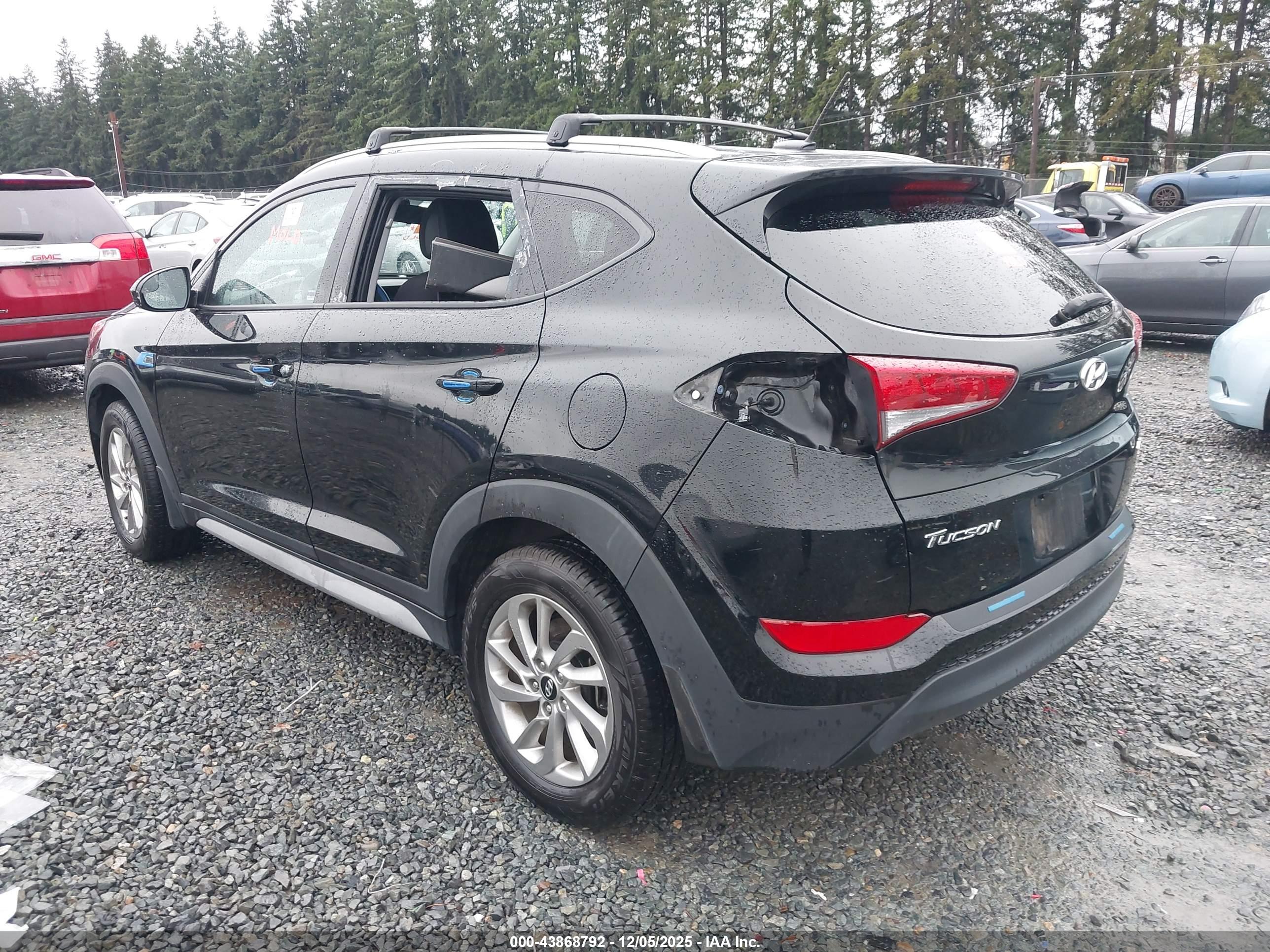 HYUNDAI TUCSON image 3