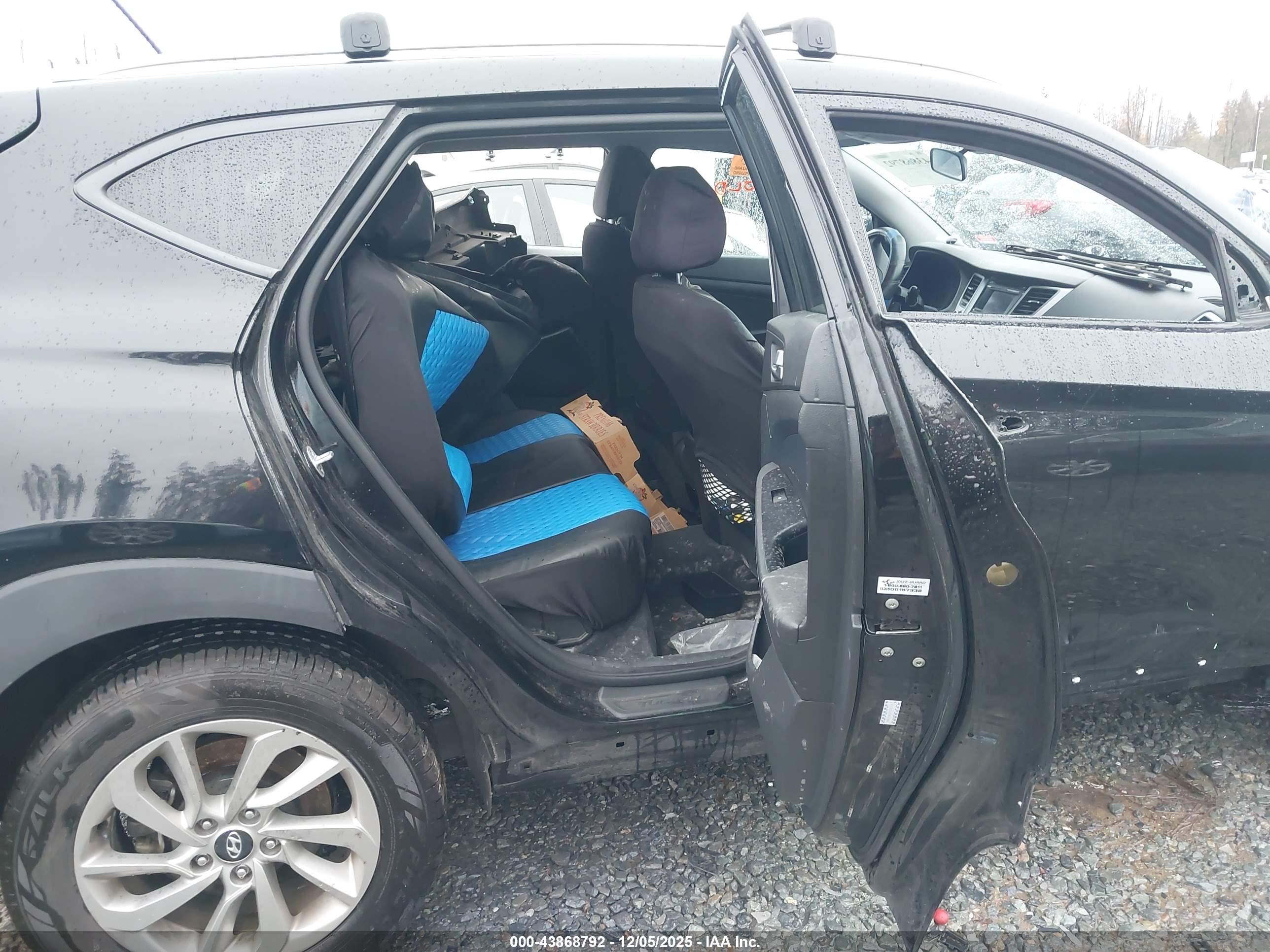 HYUNDAI TUCSON image 8