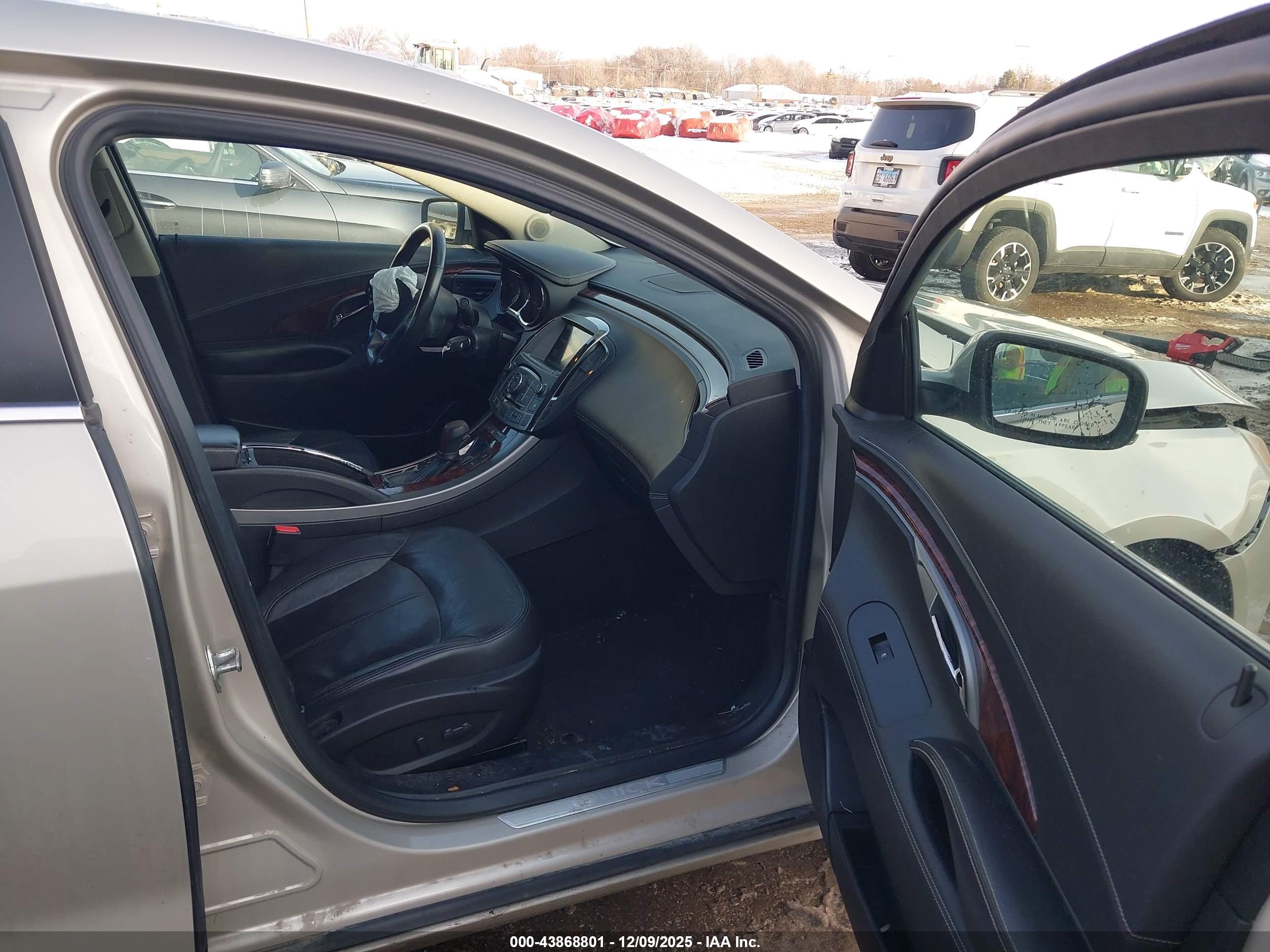 BUICK LACROSSE image 5