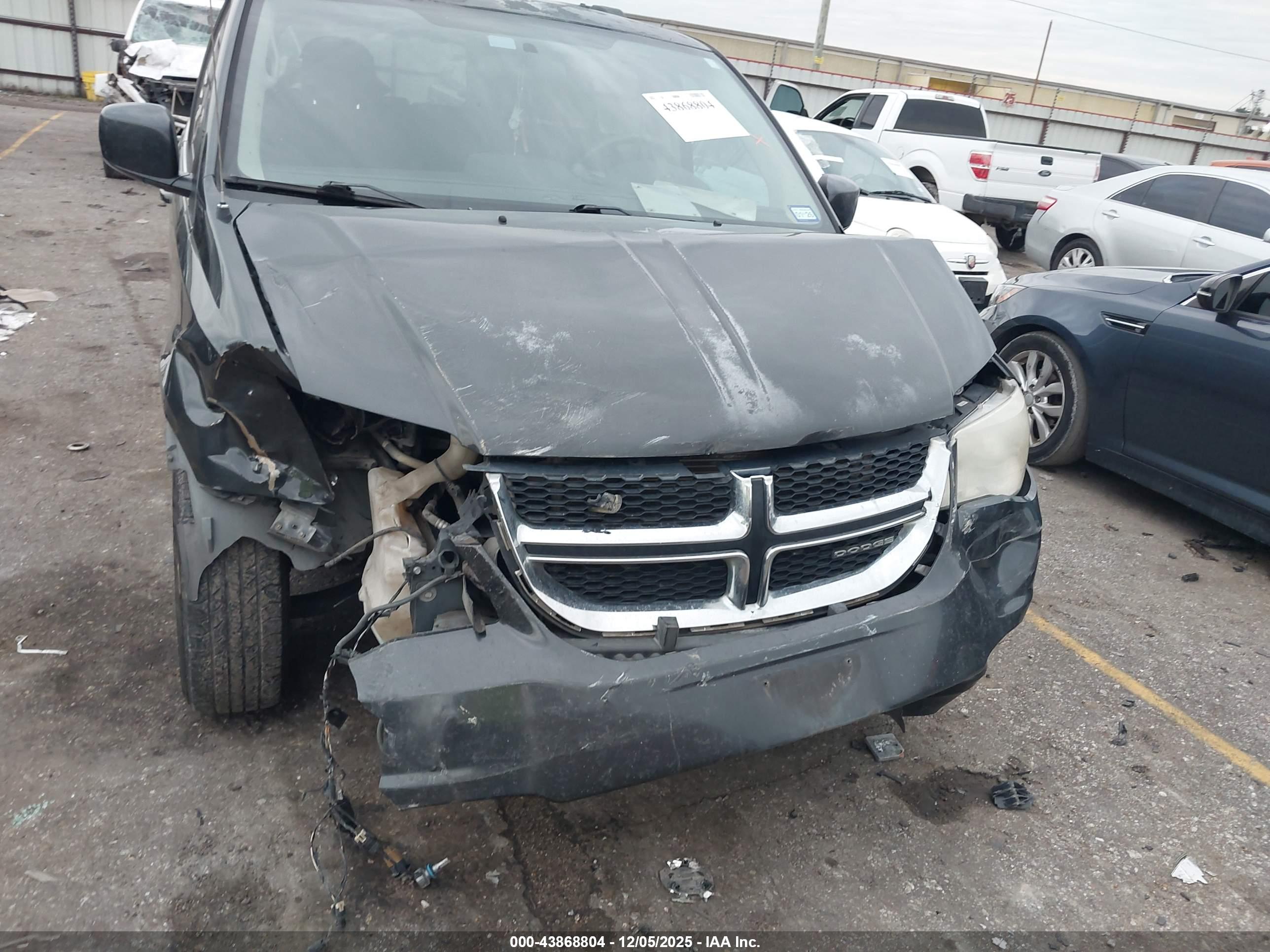 DODGE GRAND image 6