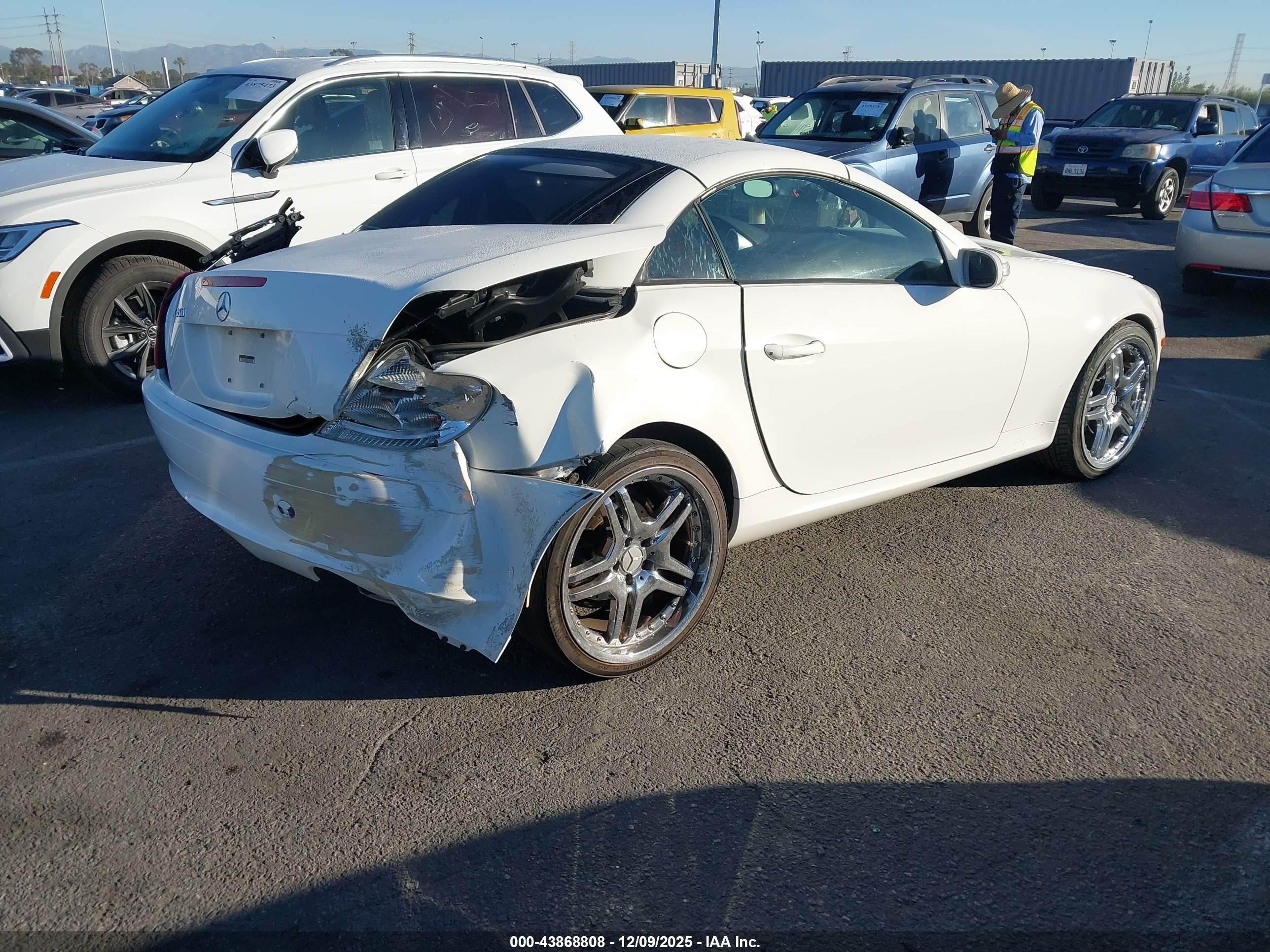 MERCEDES-BENZ SLK image 4