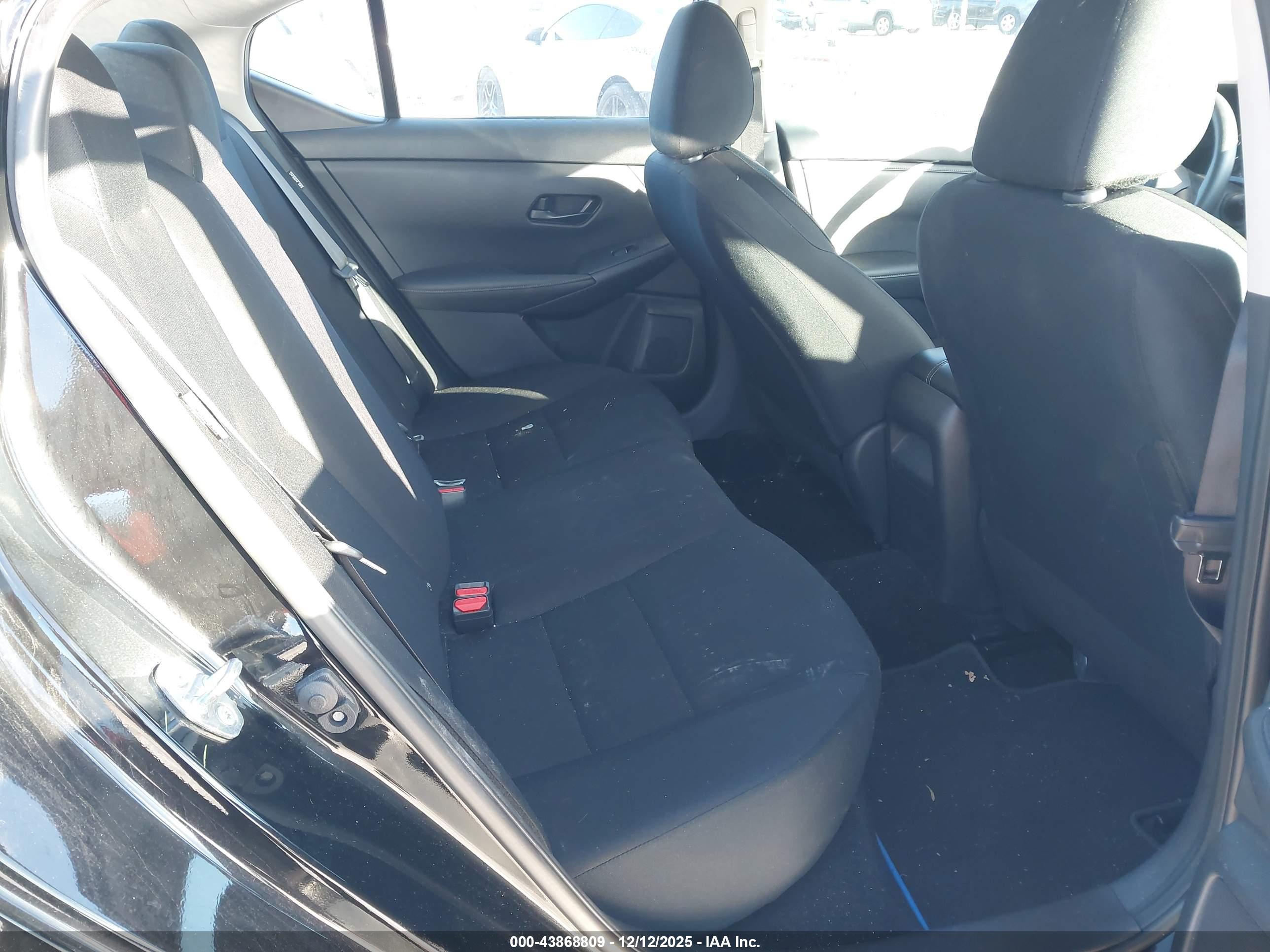 NISSAN SENTRA image 8