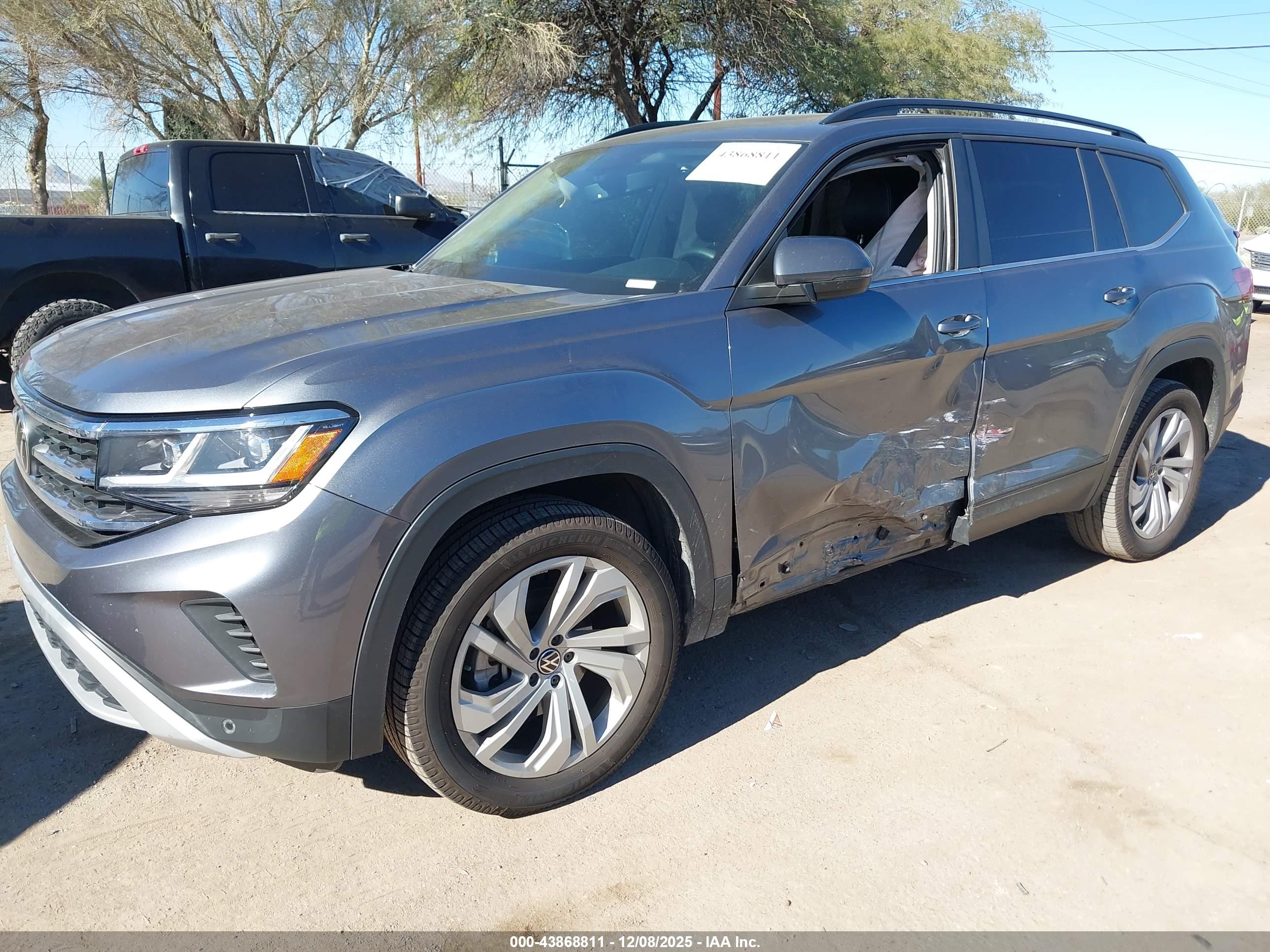 VOLKSWAGEN ATLAS image 6
