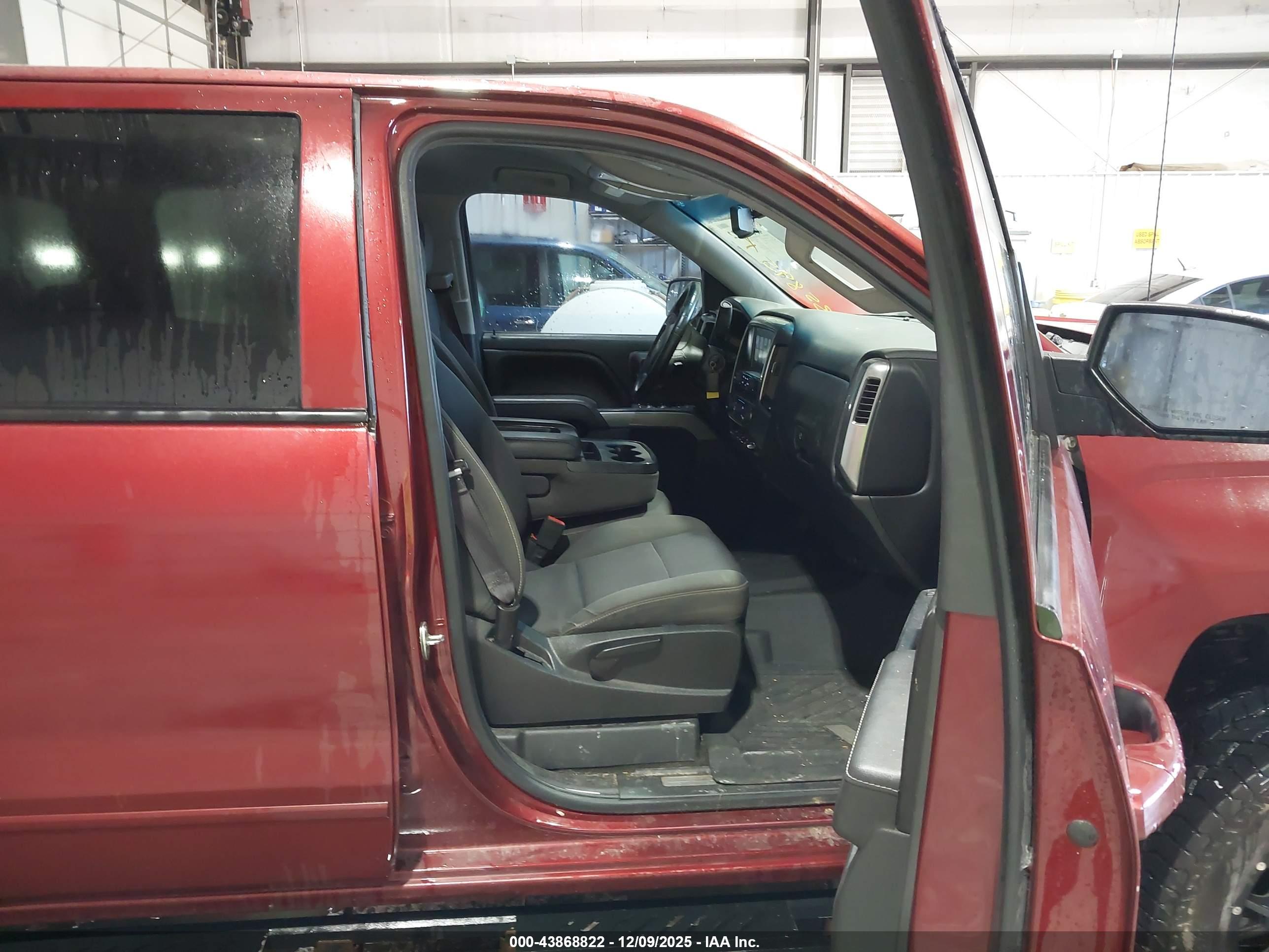 CHEVROLET SILVERADO image 5