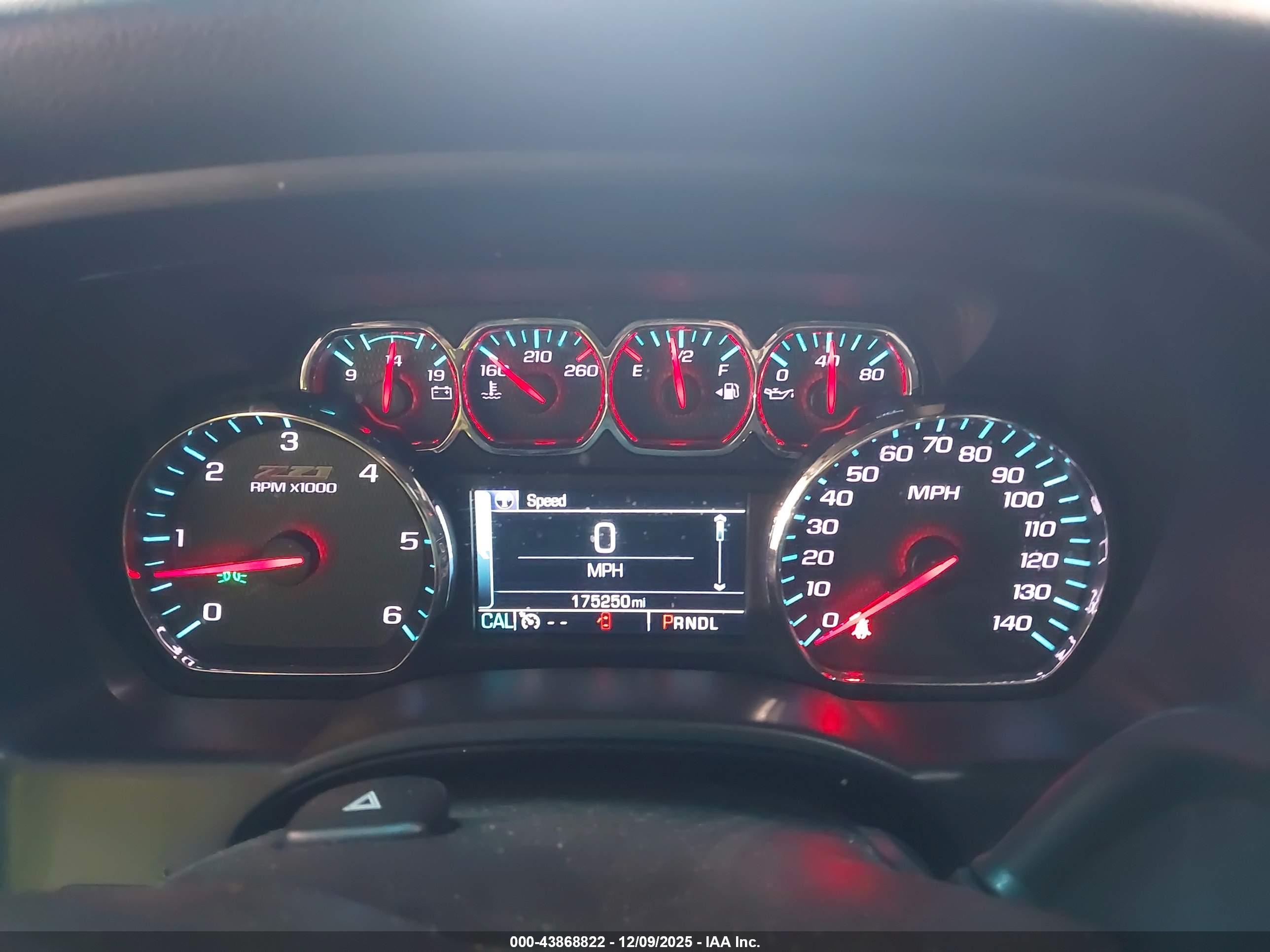 CHEVROLET SILVERADO image 7