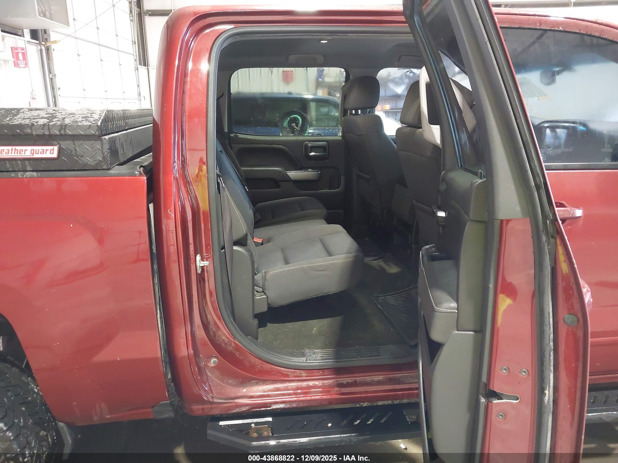 CHEVROLET SILVERADO image 8