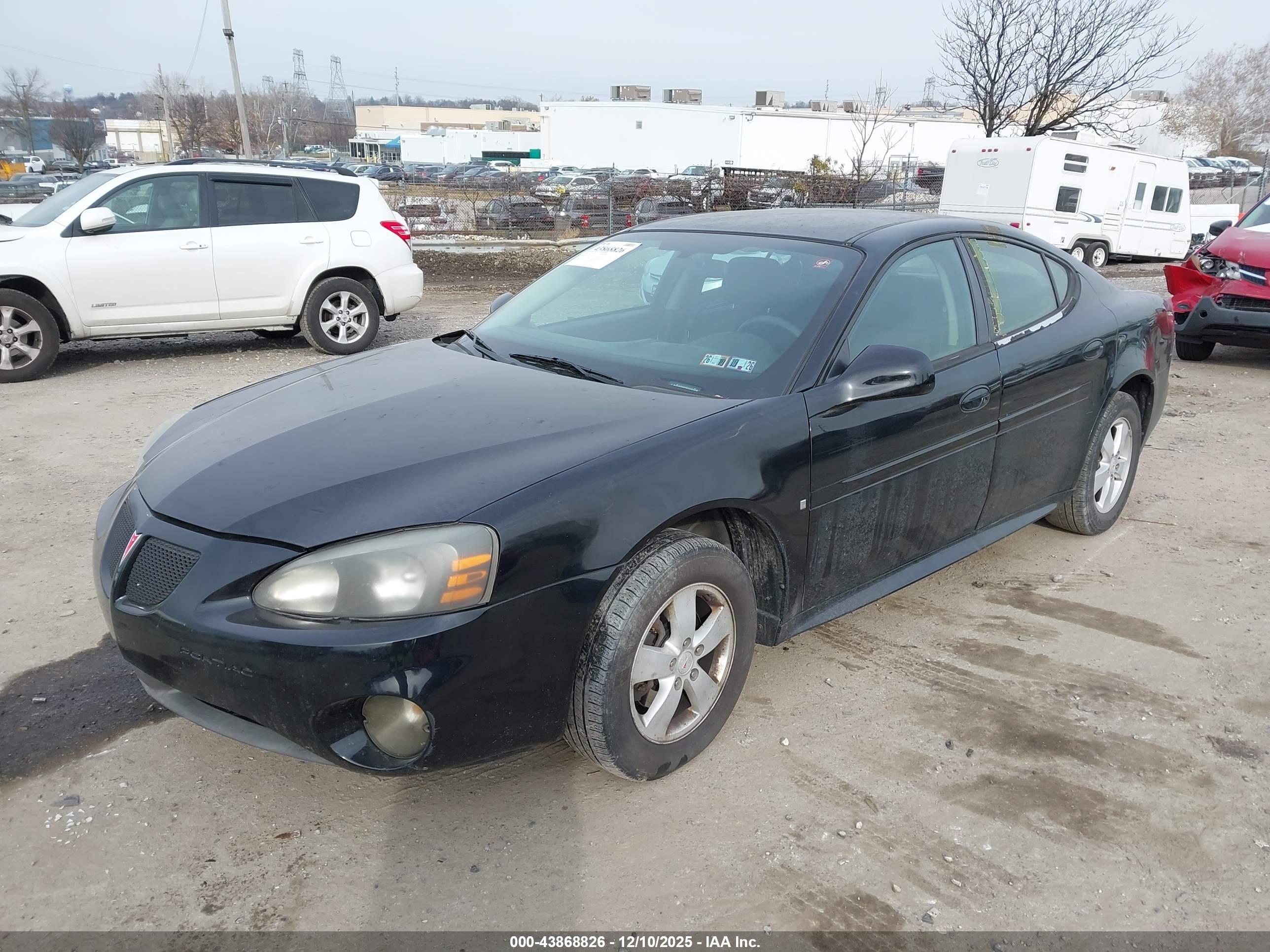 PONTIAC GRAND image 2