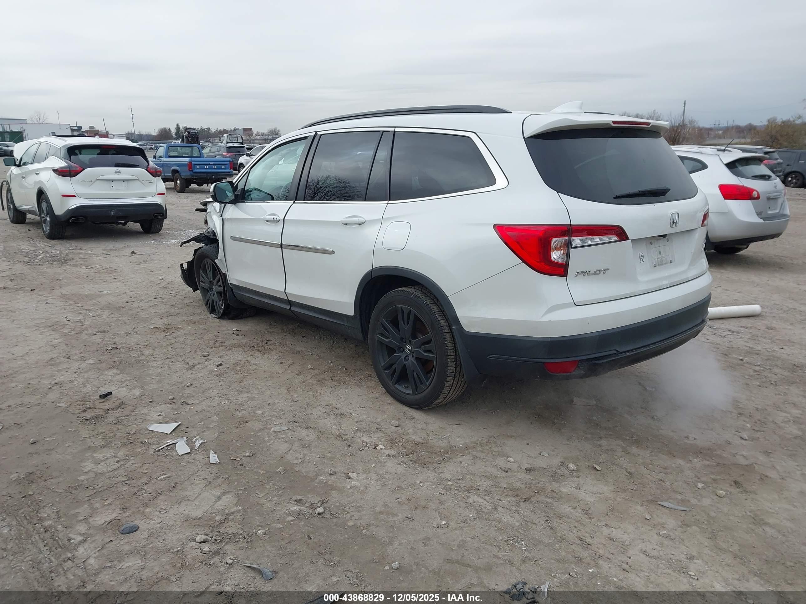 HONDA PILOT image 3