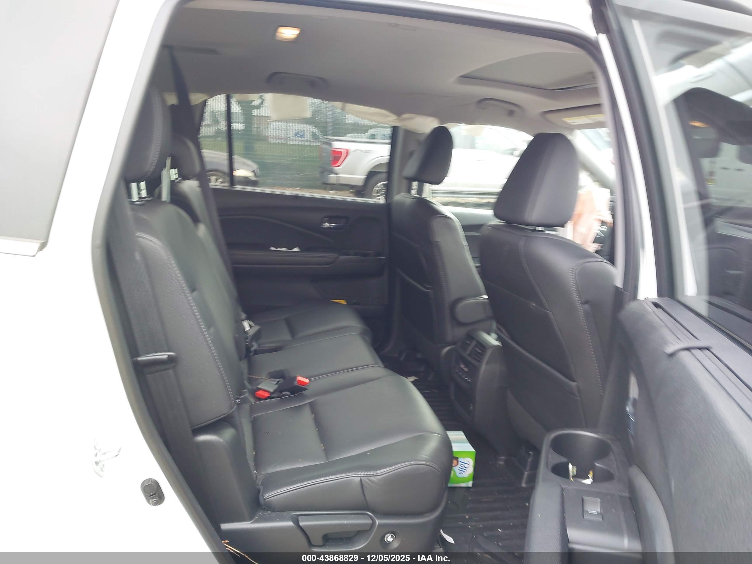 HONDA PILOT image 8