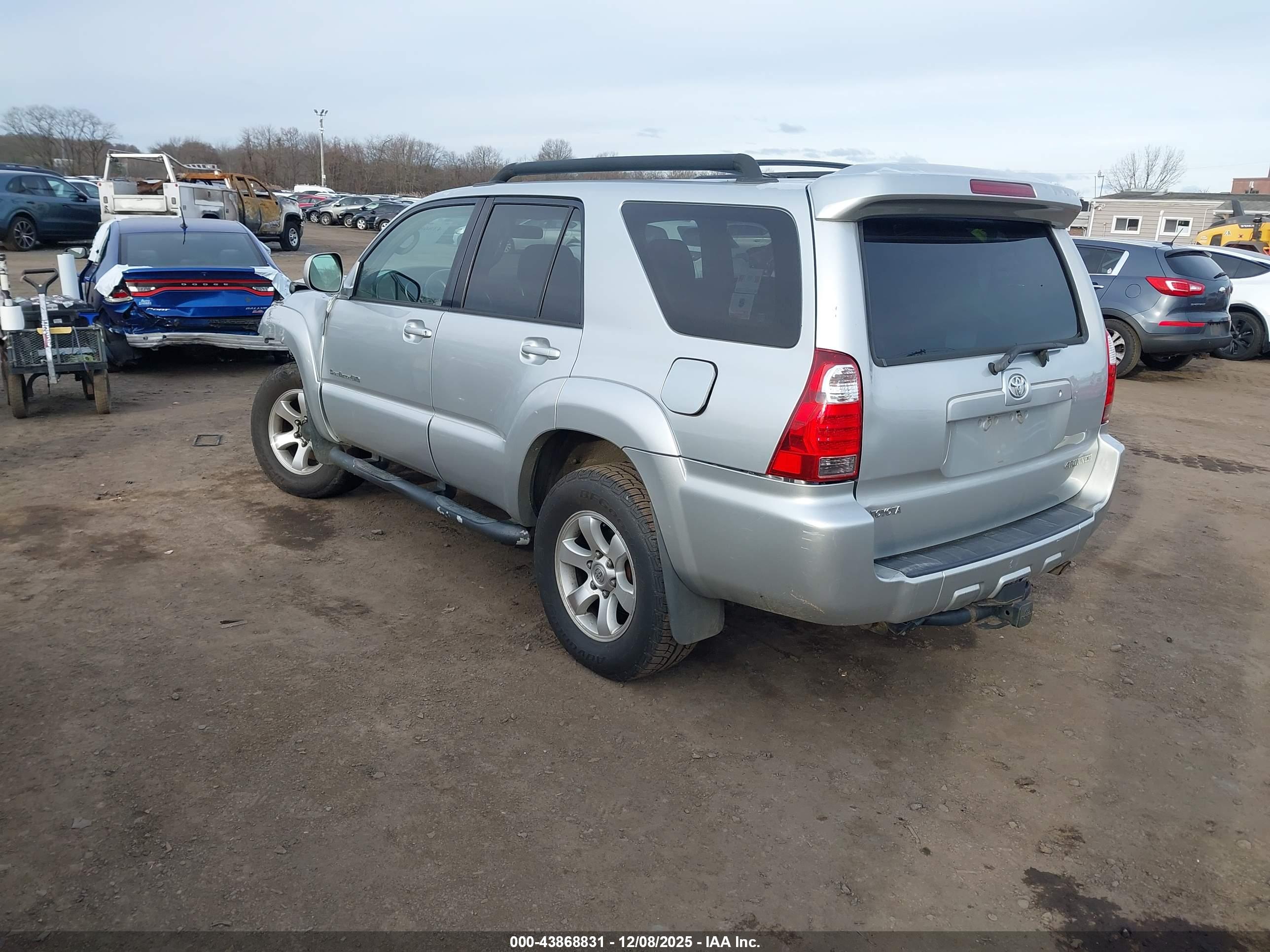 TOYOTA 4RUNNER image 3