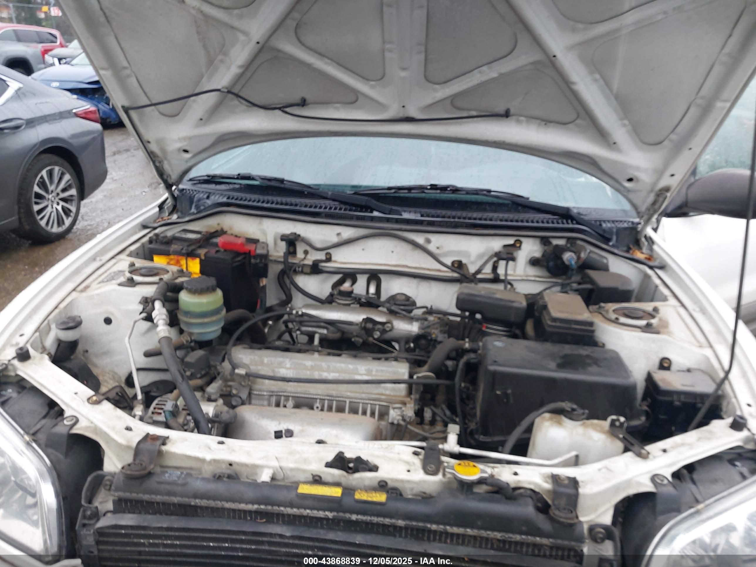 TOYOTA RAV4 image 10