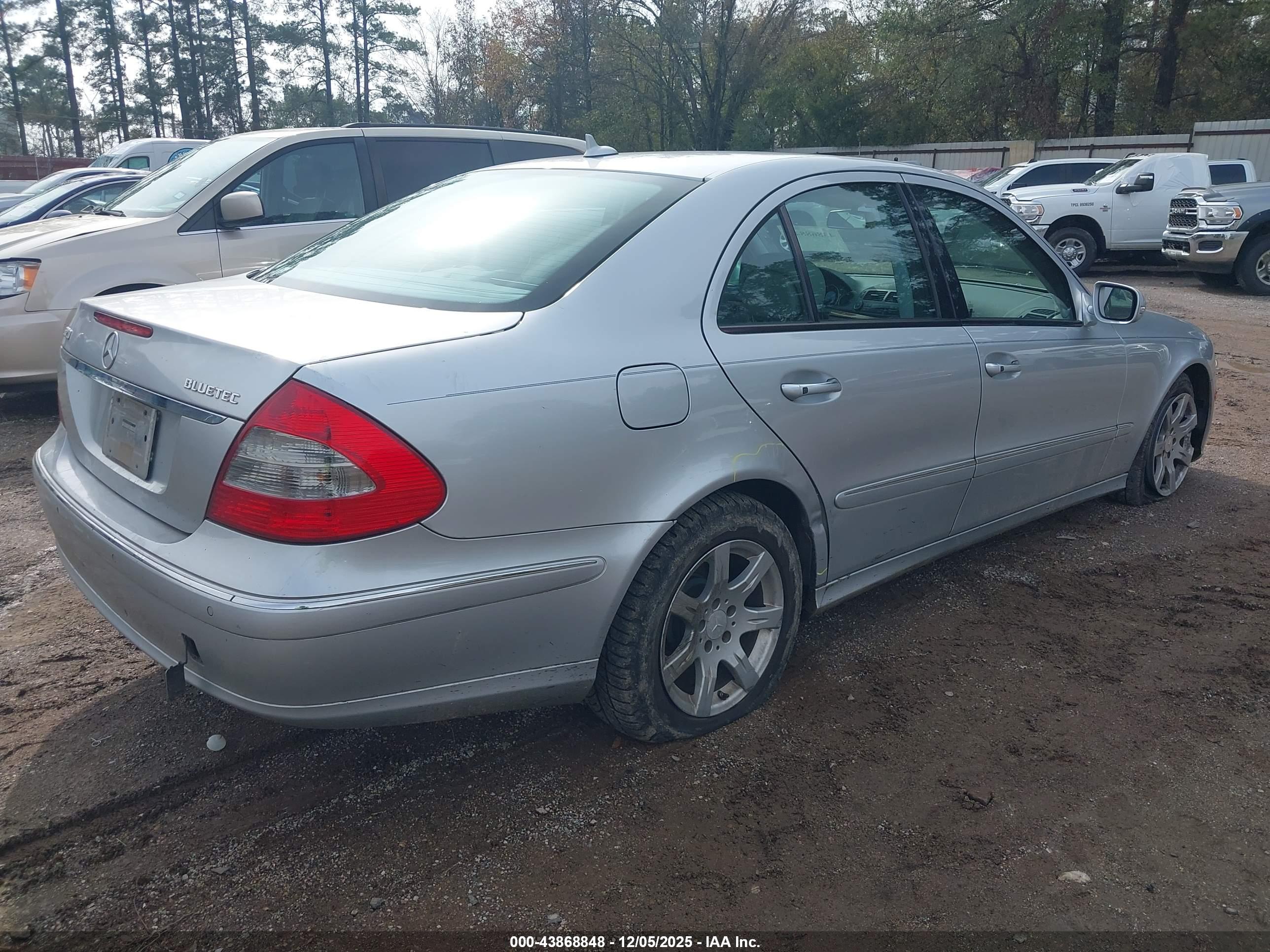 MERCEDES-BENZ E image 4