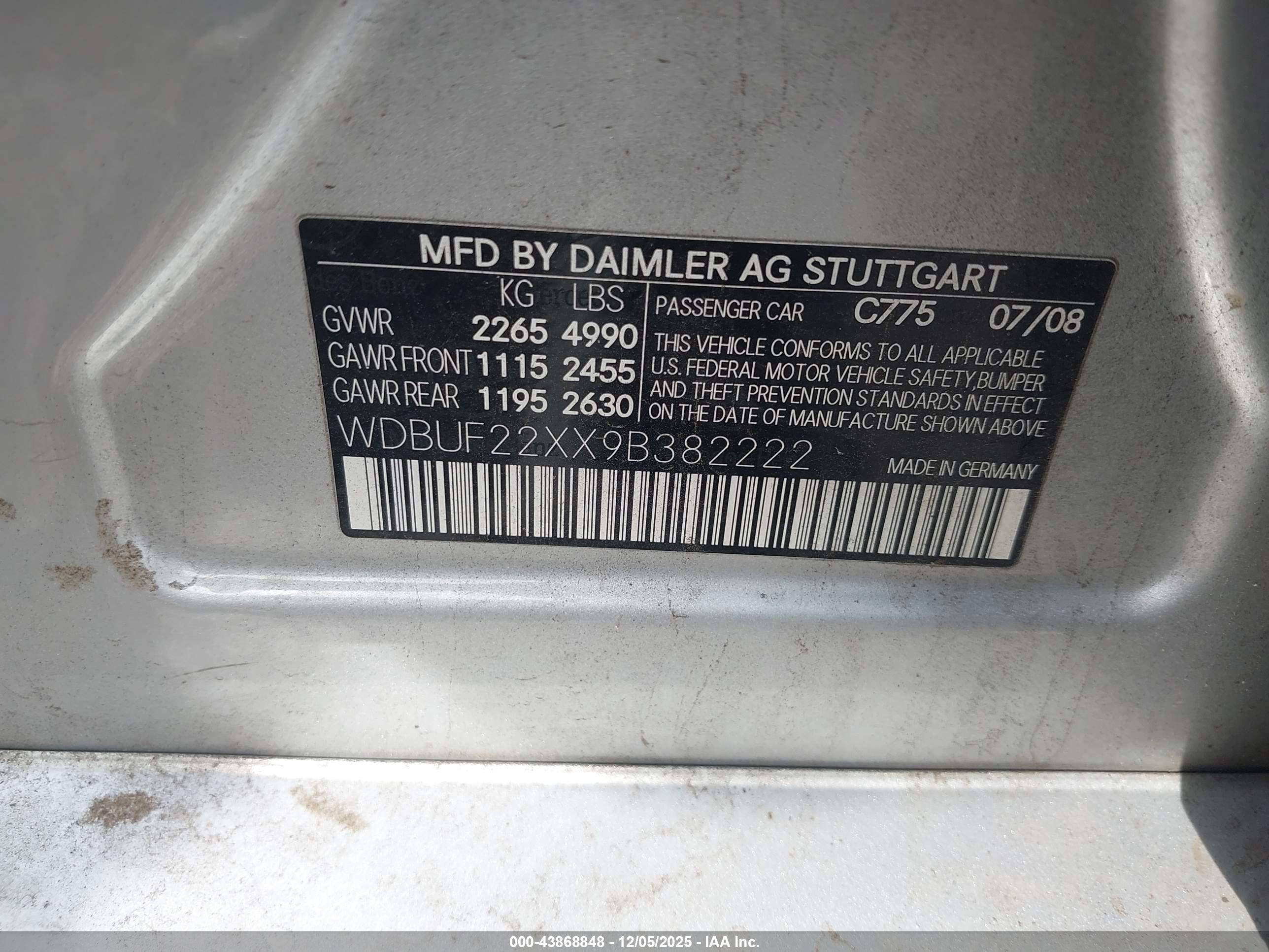 MERCEDES-BENZ E image 9