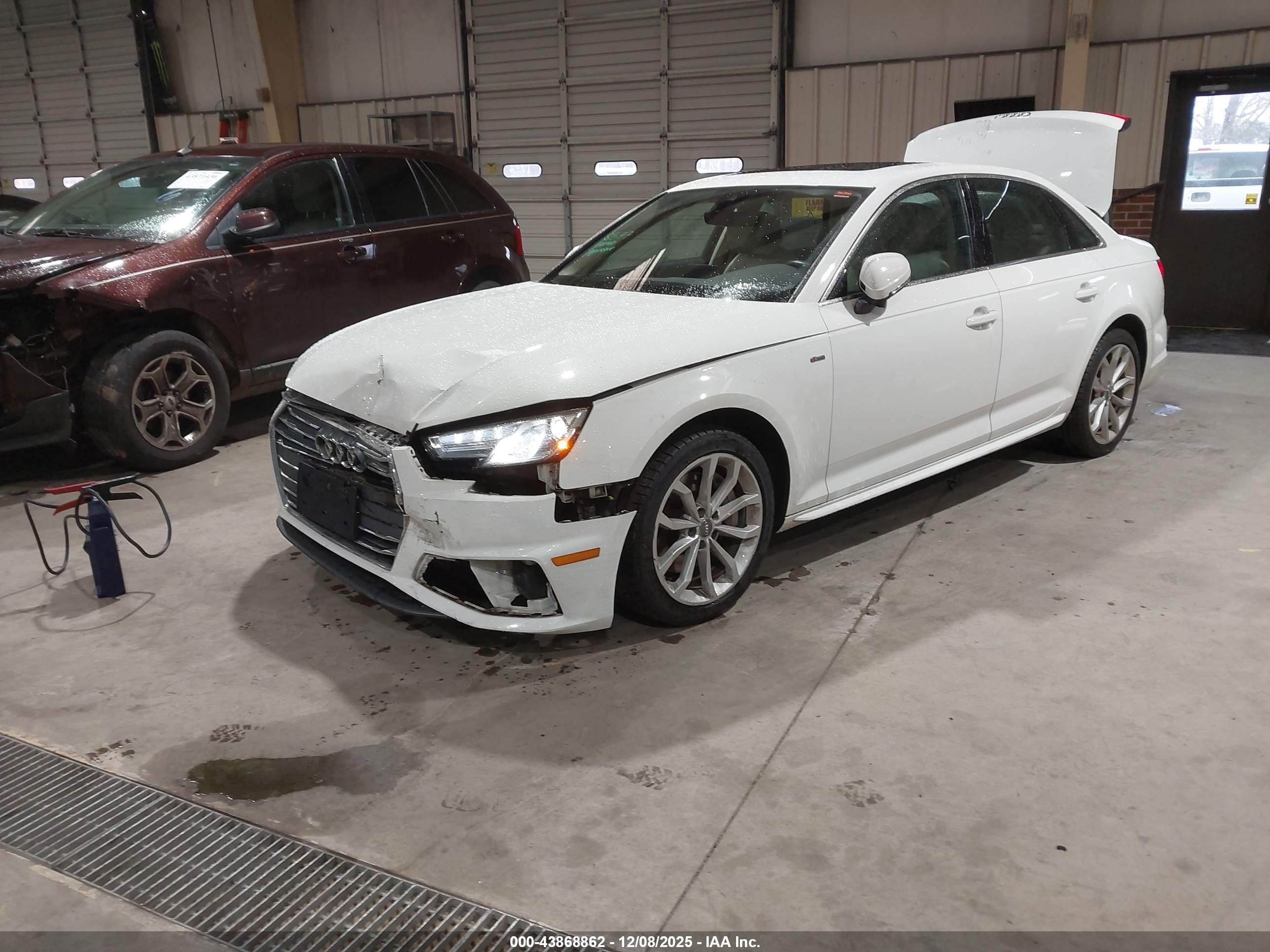 AUDI A4 image 2