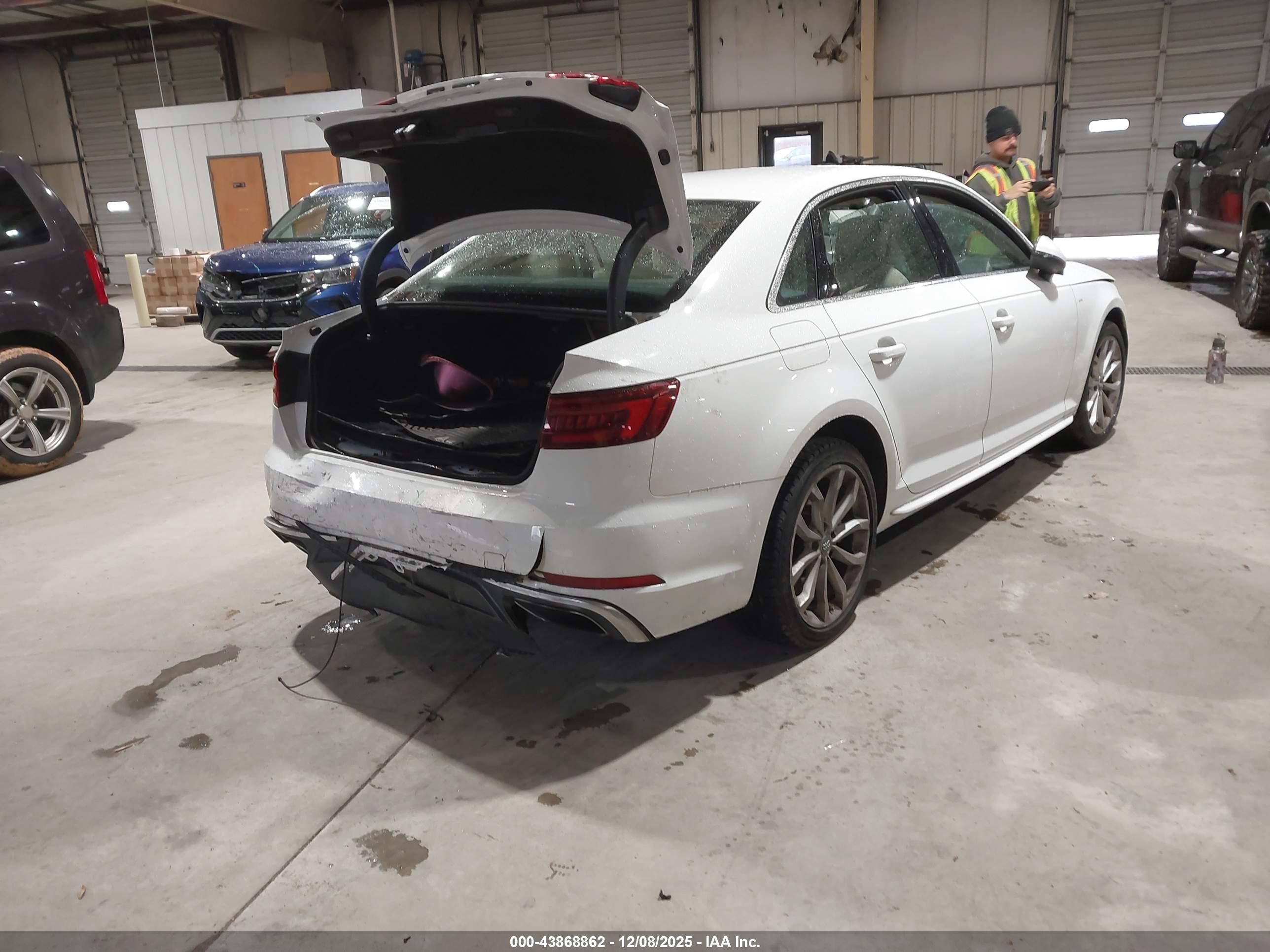 AUDI A4 image 4