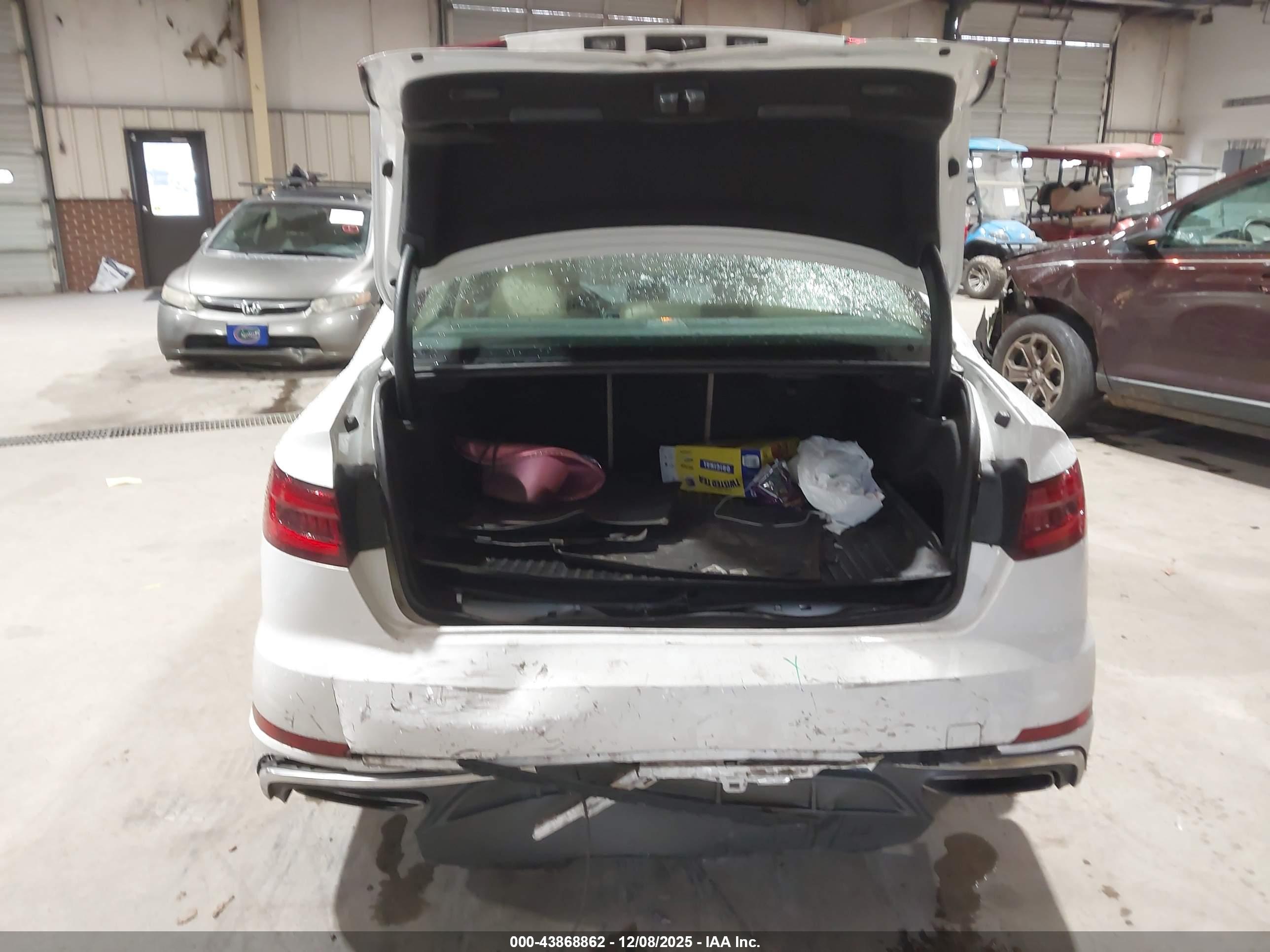 AUDI A4 image 6