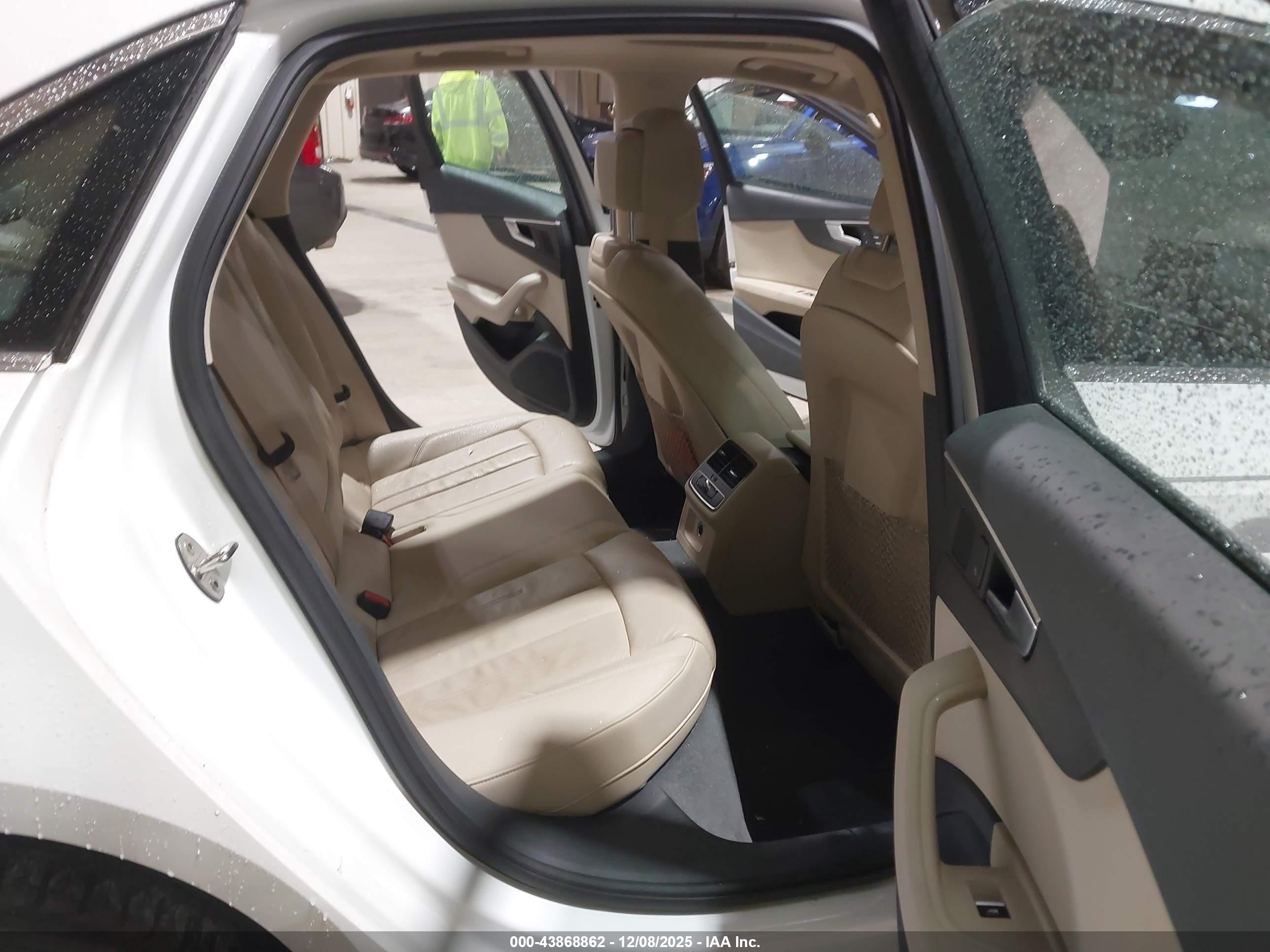 AUDI A4 image 8