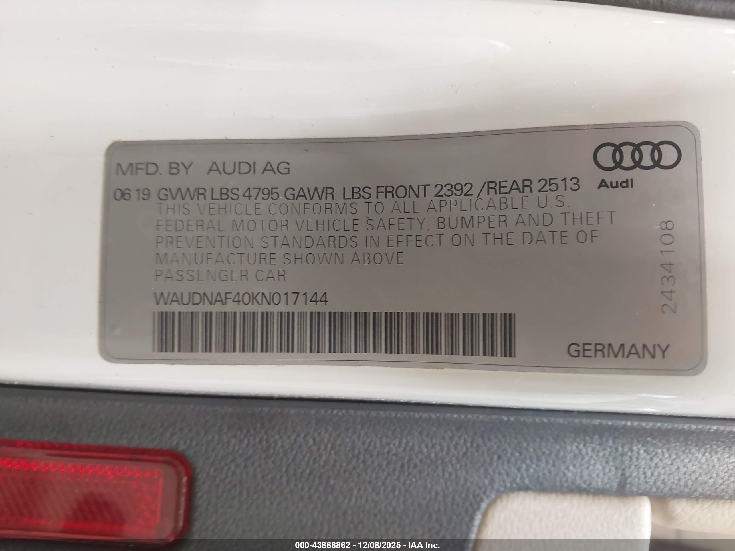 AUDI A4 image 9