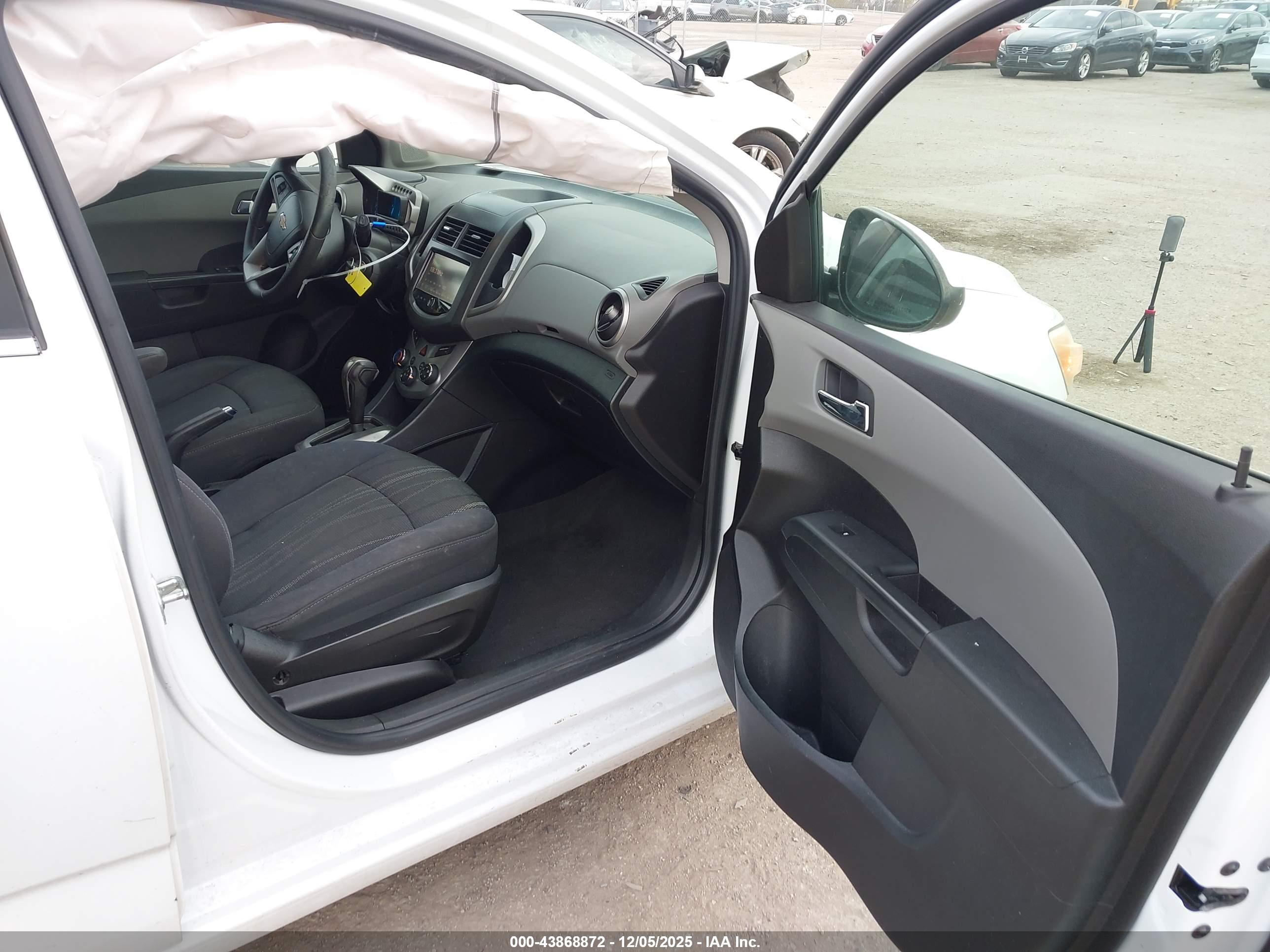 CHEVROLET SONIC image 5