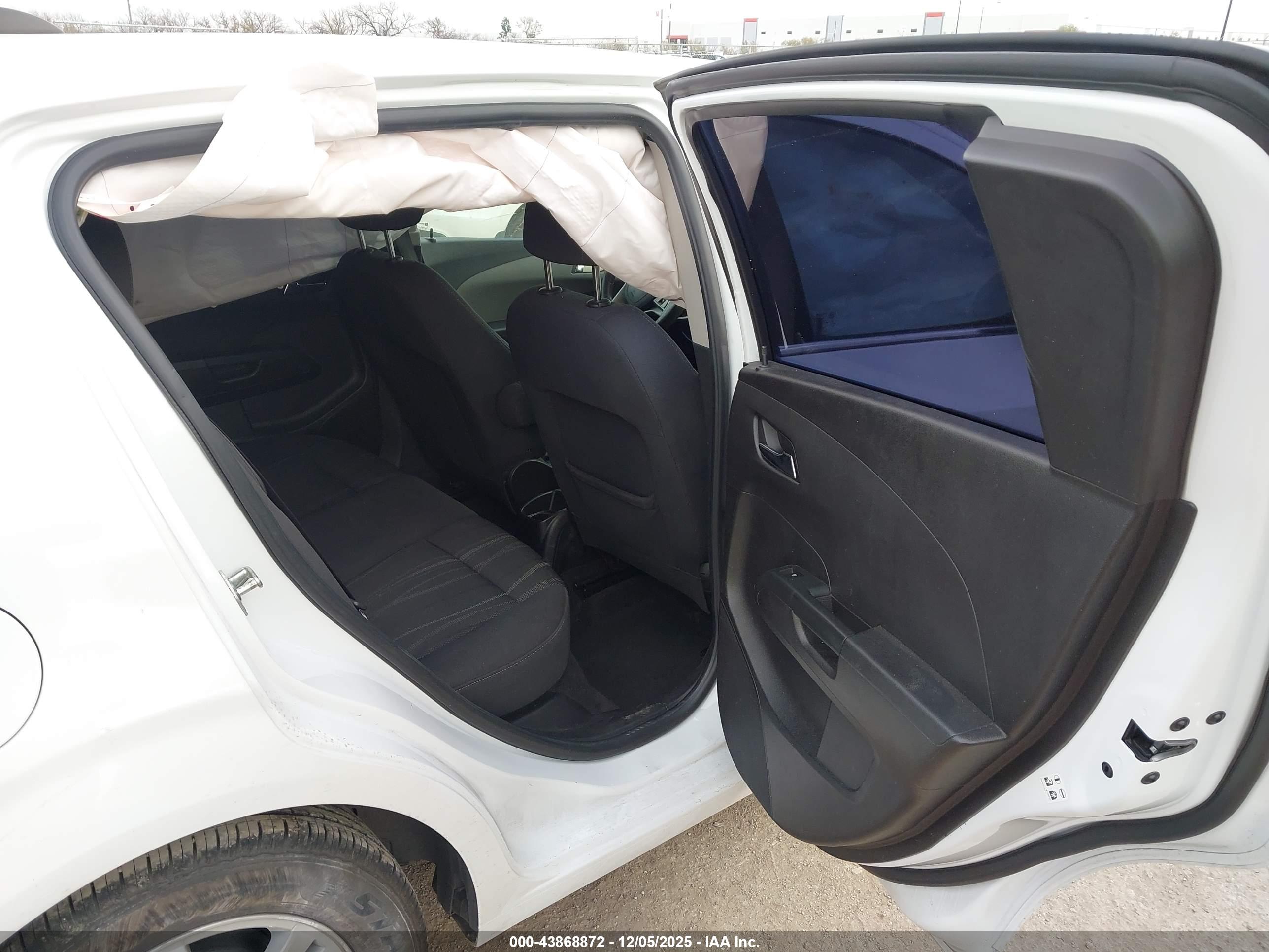CHEVROLET SONIC image 8