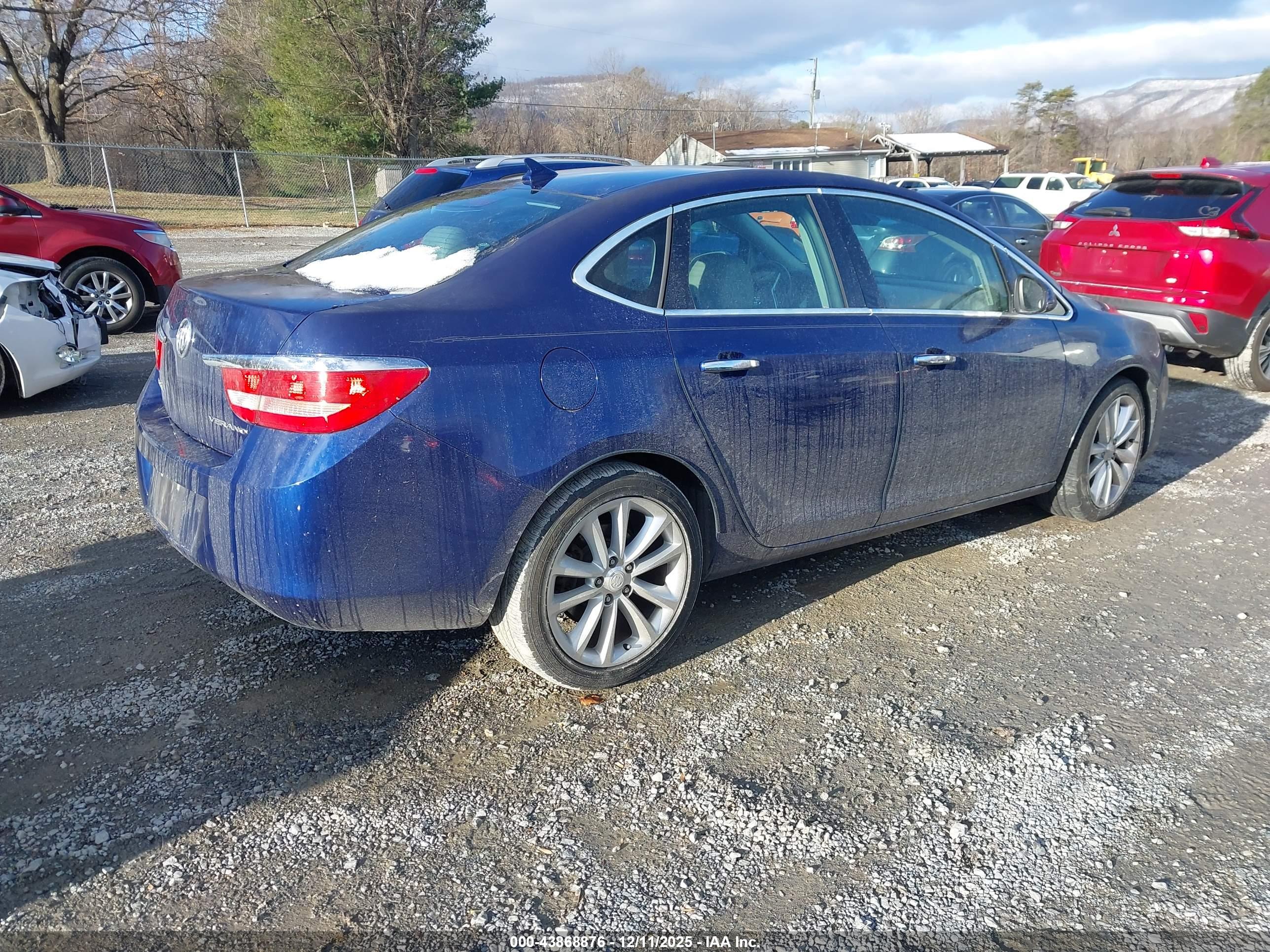 BUICK VERANO image 4