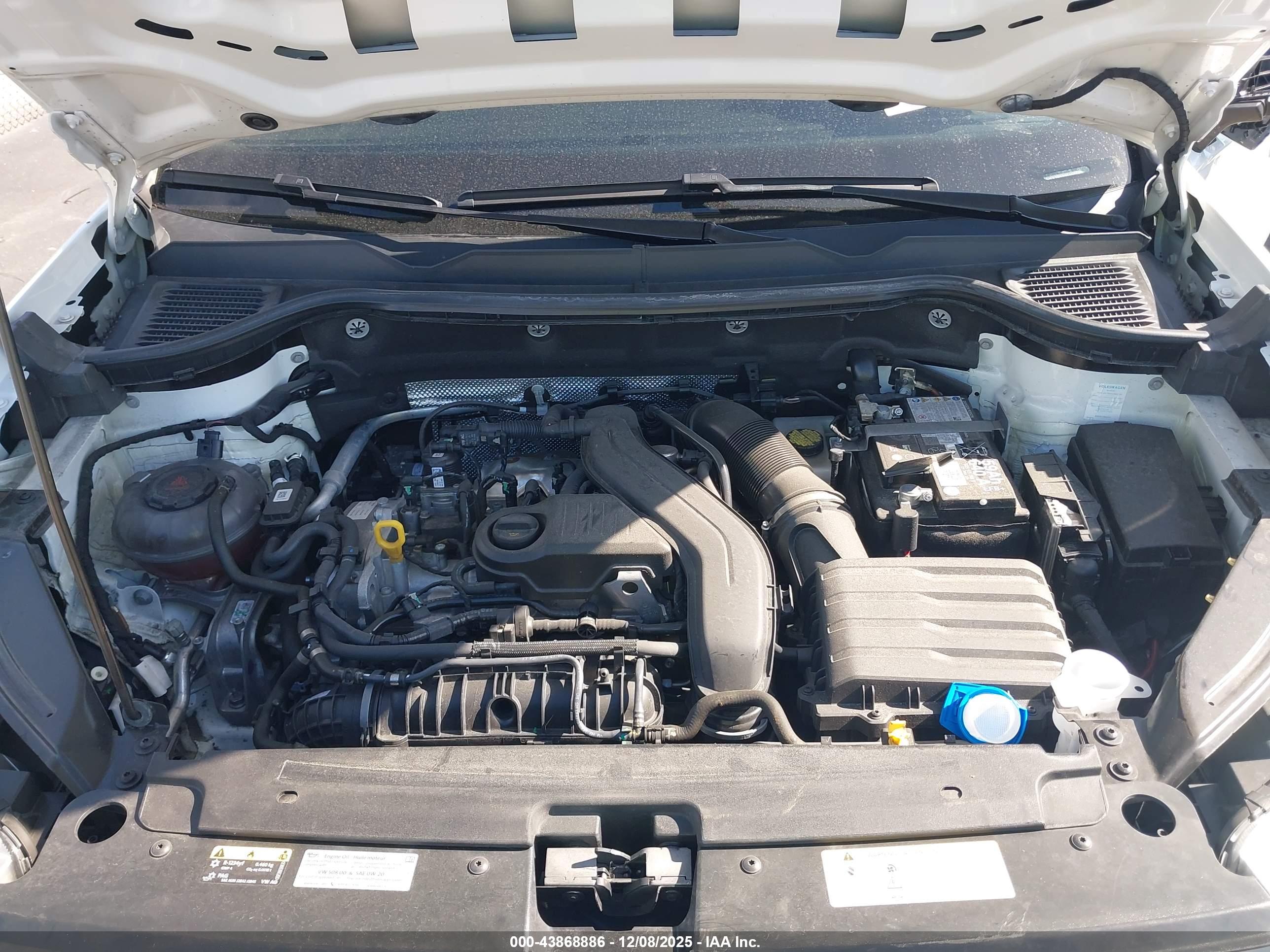 VOLKSWAGEN TAOS image 10