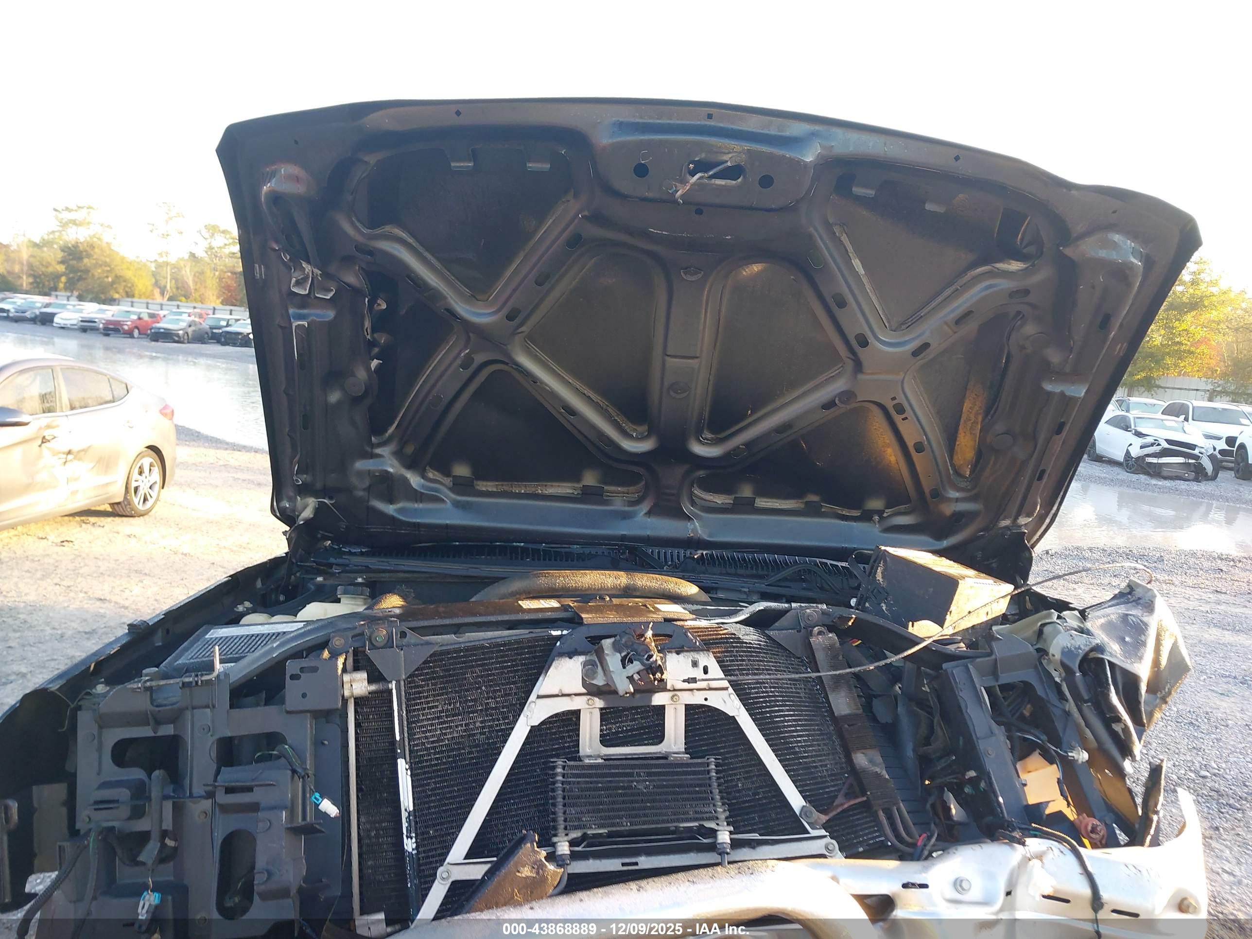 CHEVROLET SILVERADO image 10