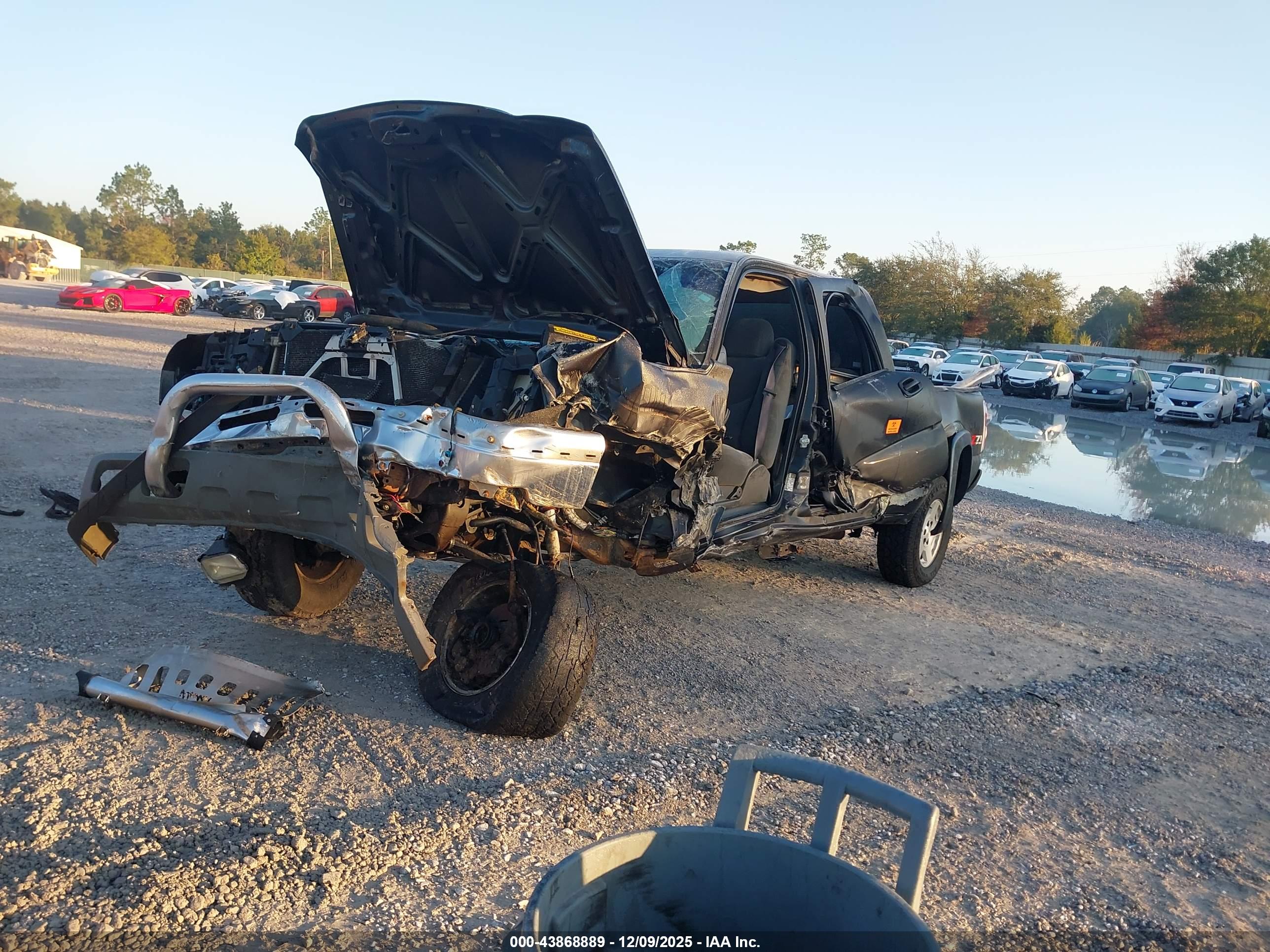 CHEVROLET SILVERADO image 2