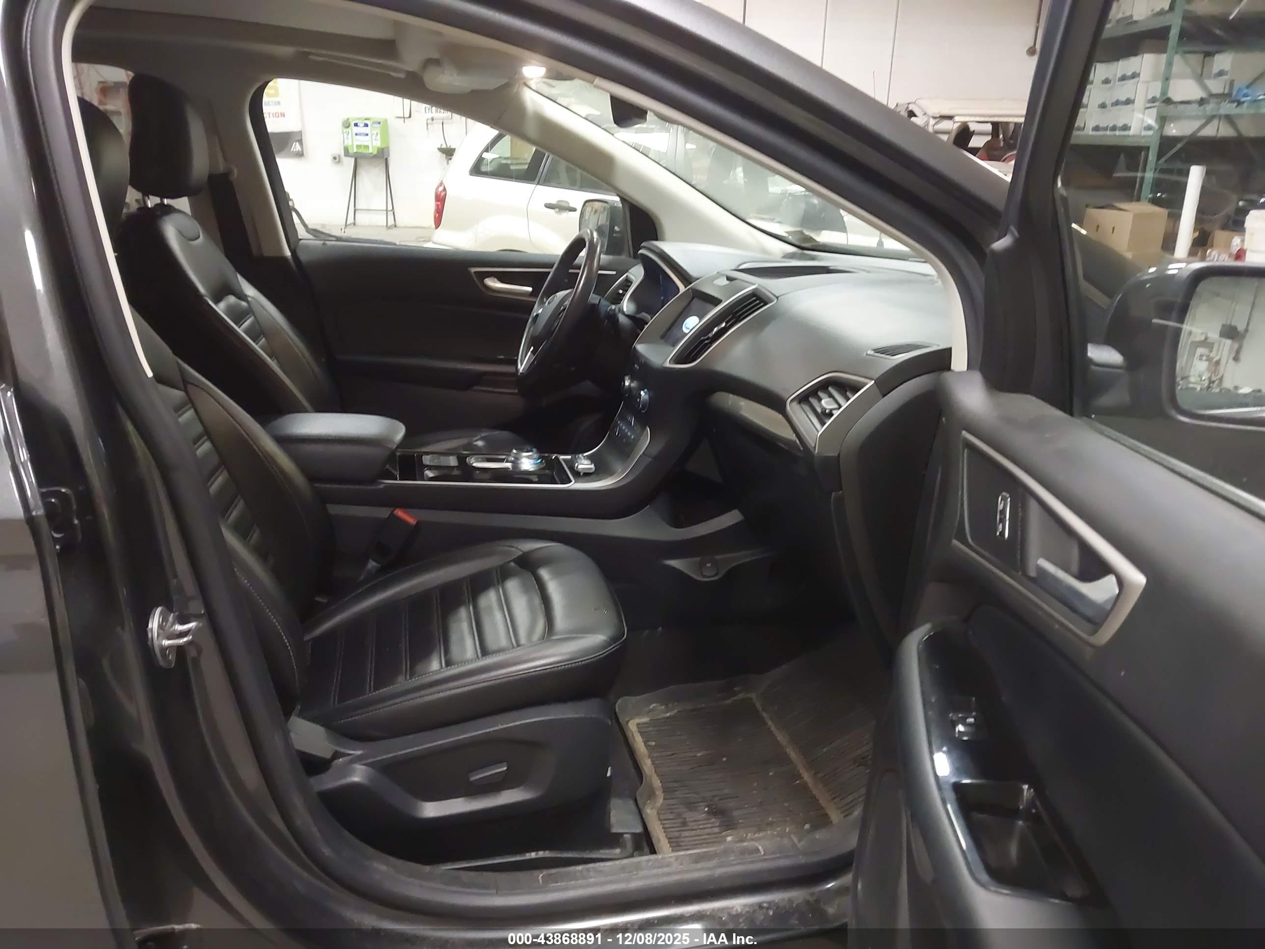 FORD EDGE image 5