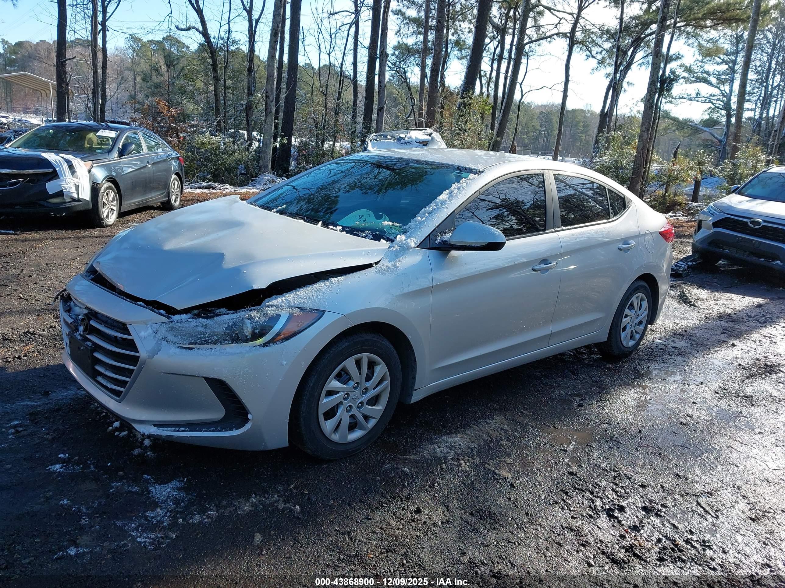 HYUNDAI ELANTRA image 2