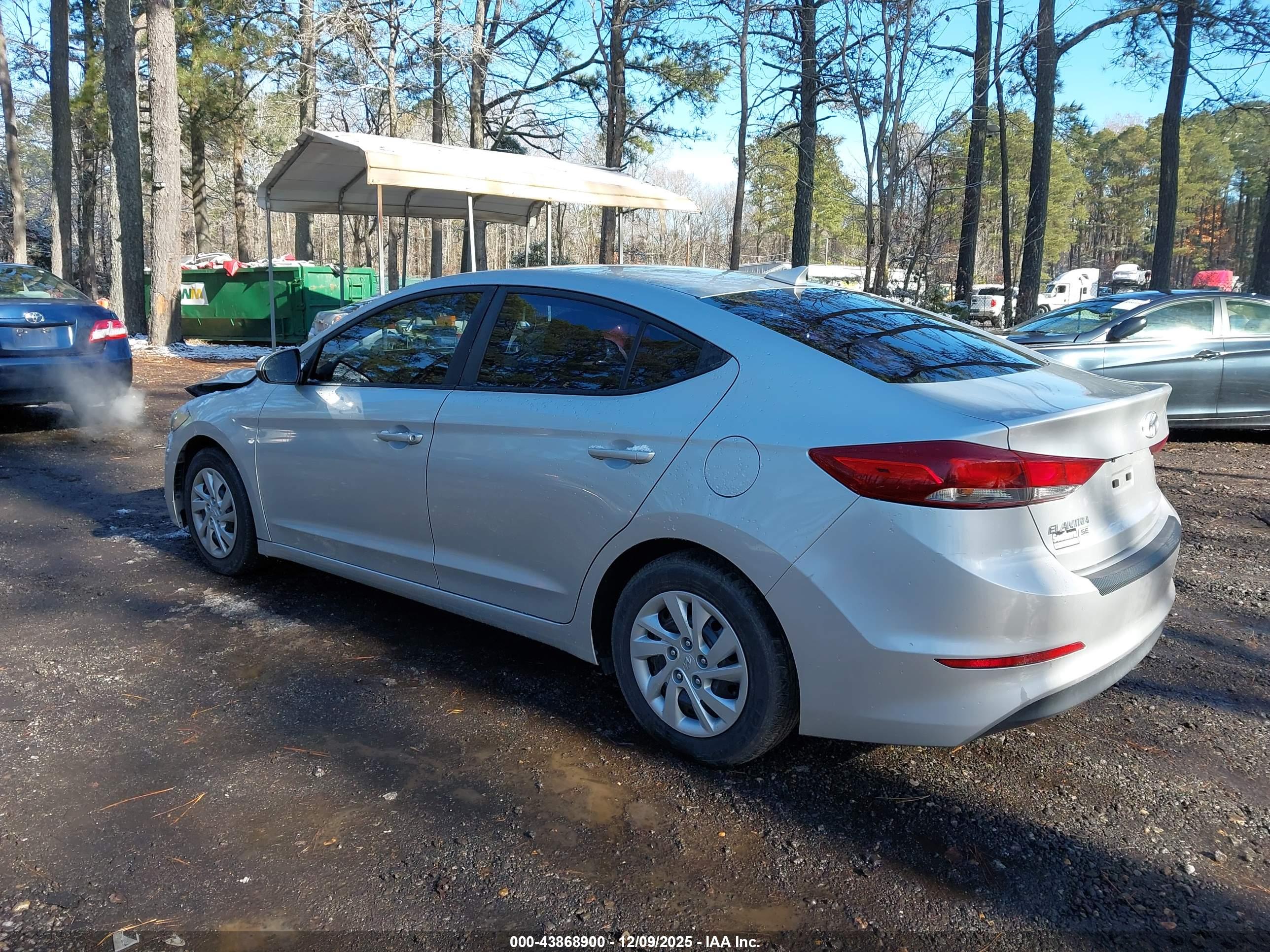 HYUNDAI ELANTRA image 3