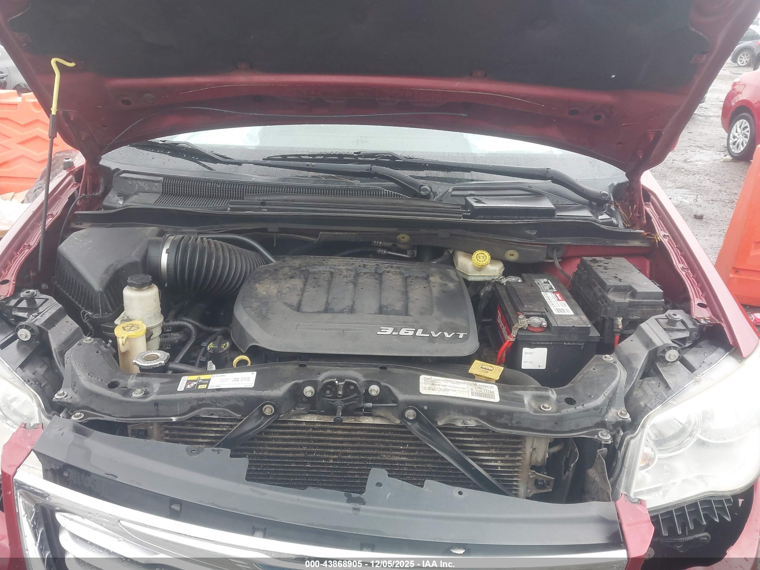 CHRYSLER TOWN image 10
