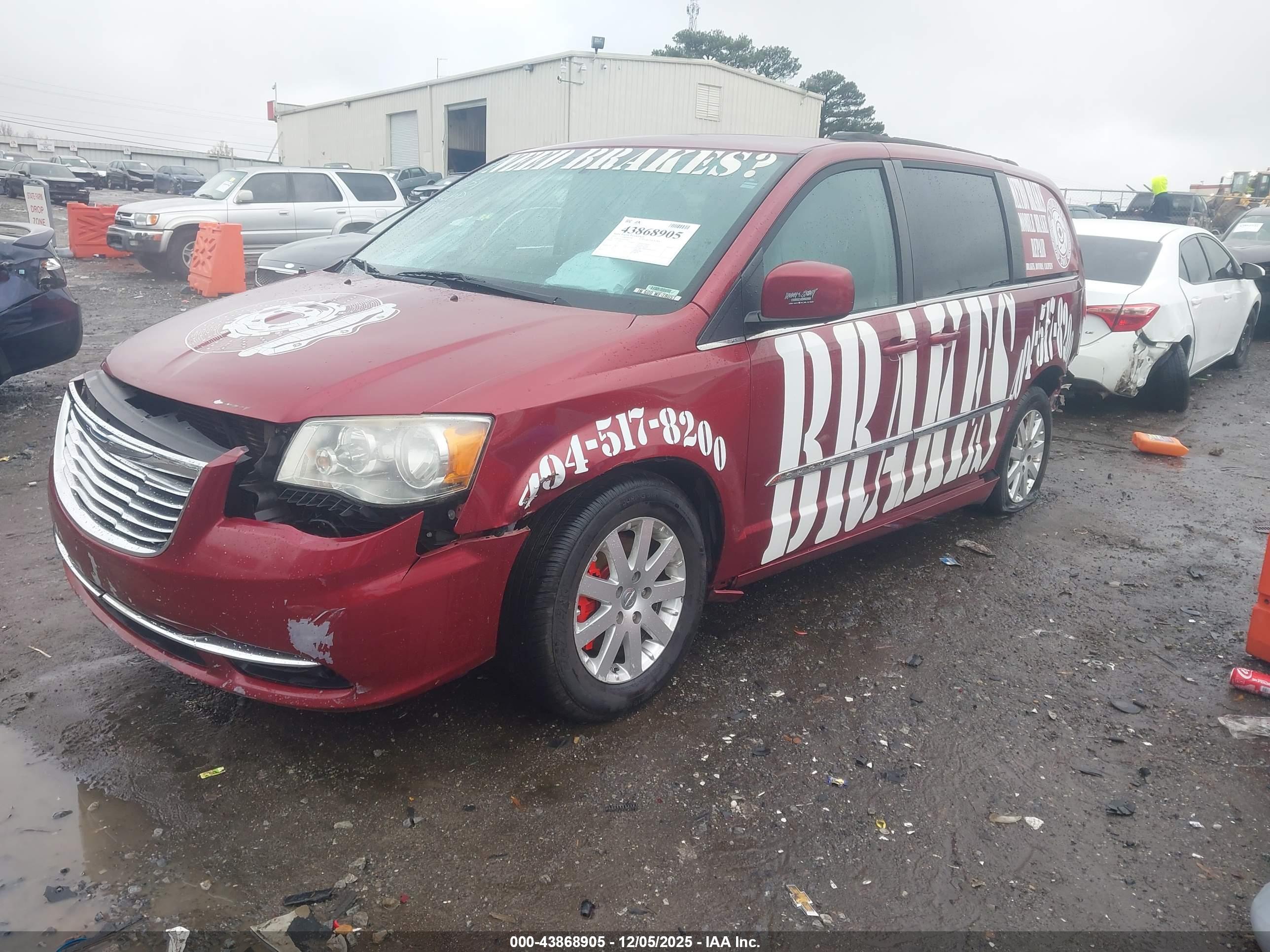 CHRYSLER TOWN image 2