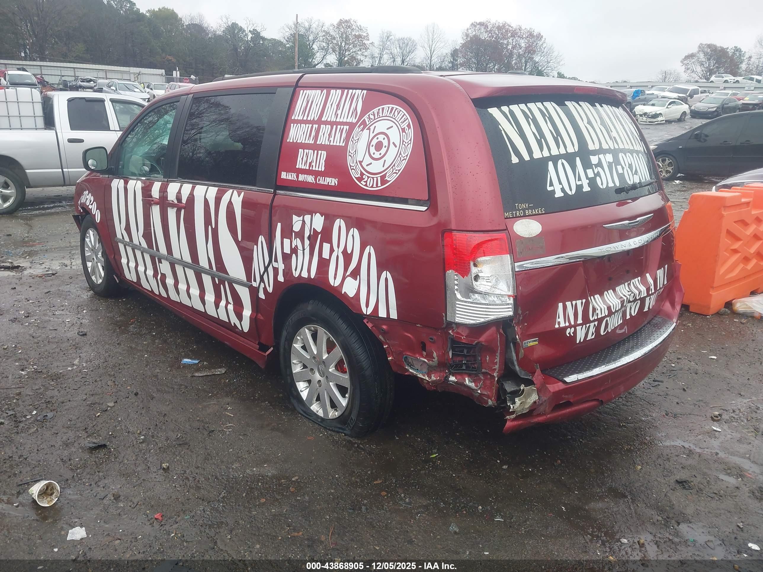 CHRYSLER TOWN image 3