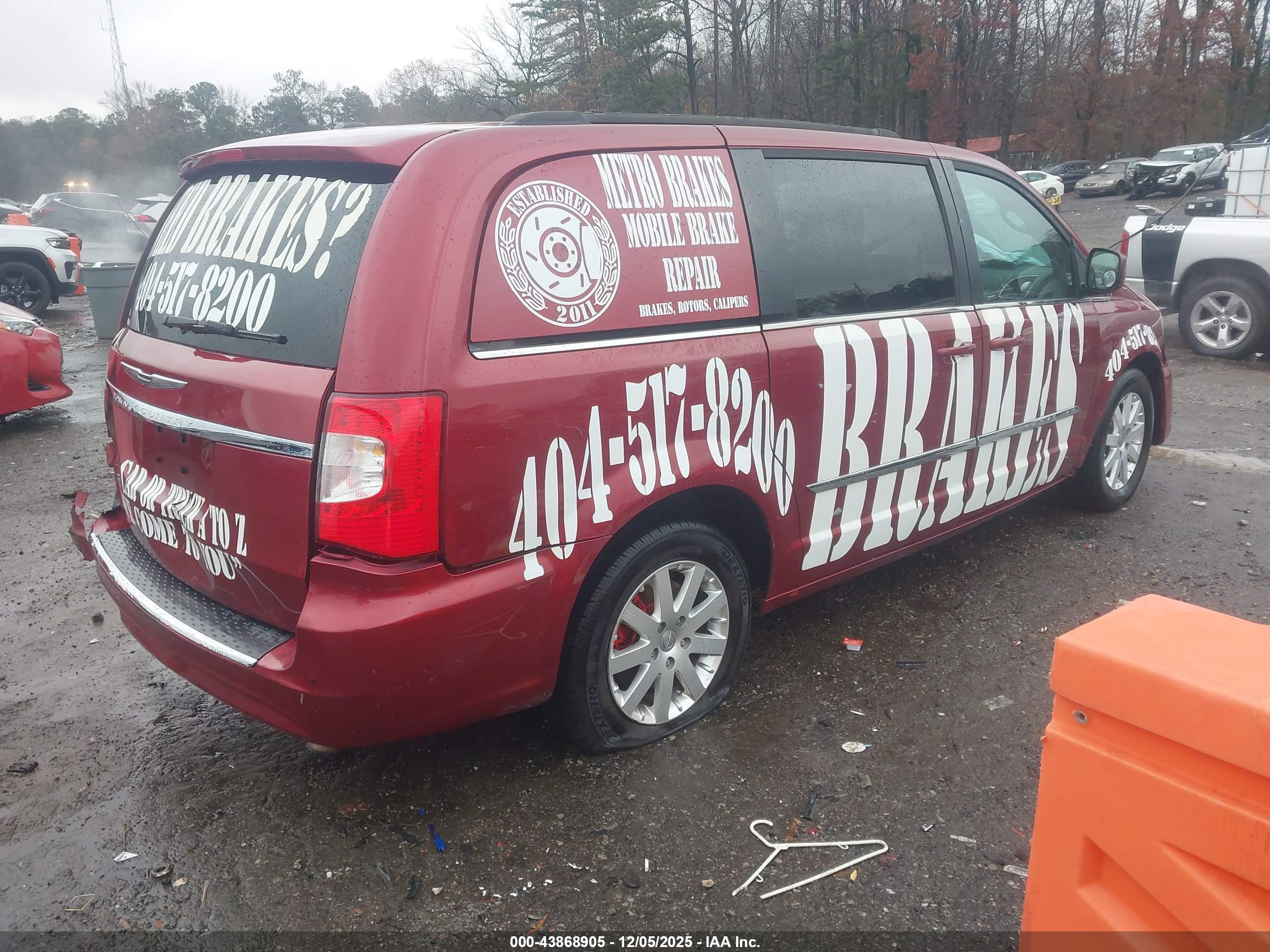 CHRYSLER TOWN image 4