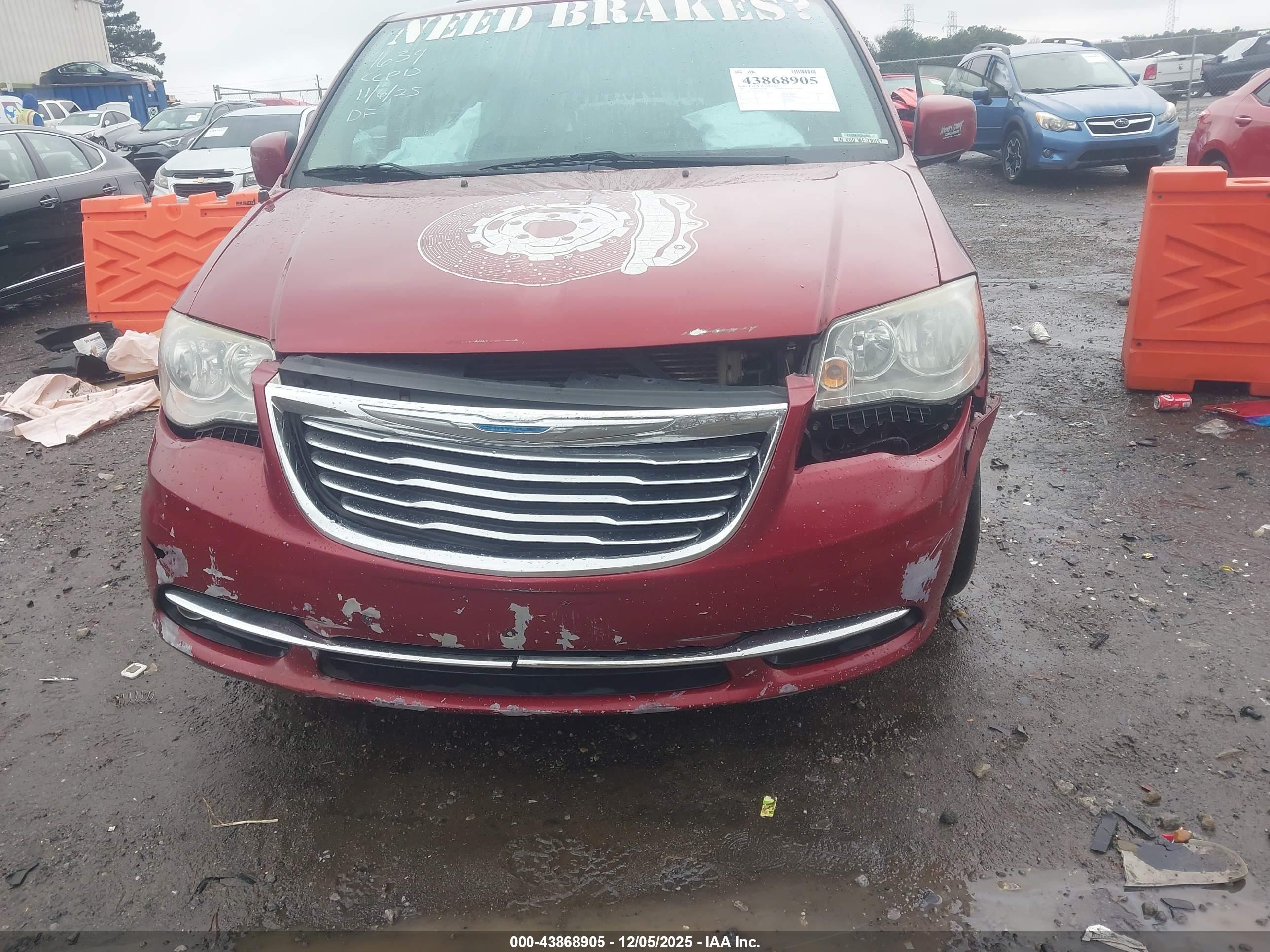 CHRYSLER TOWN image 6