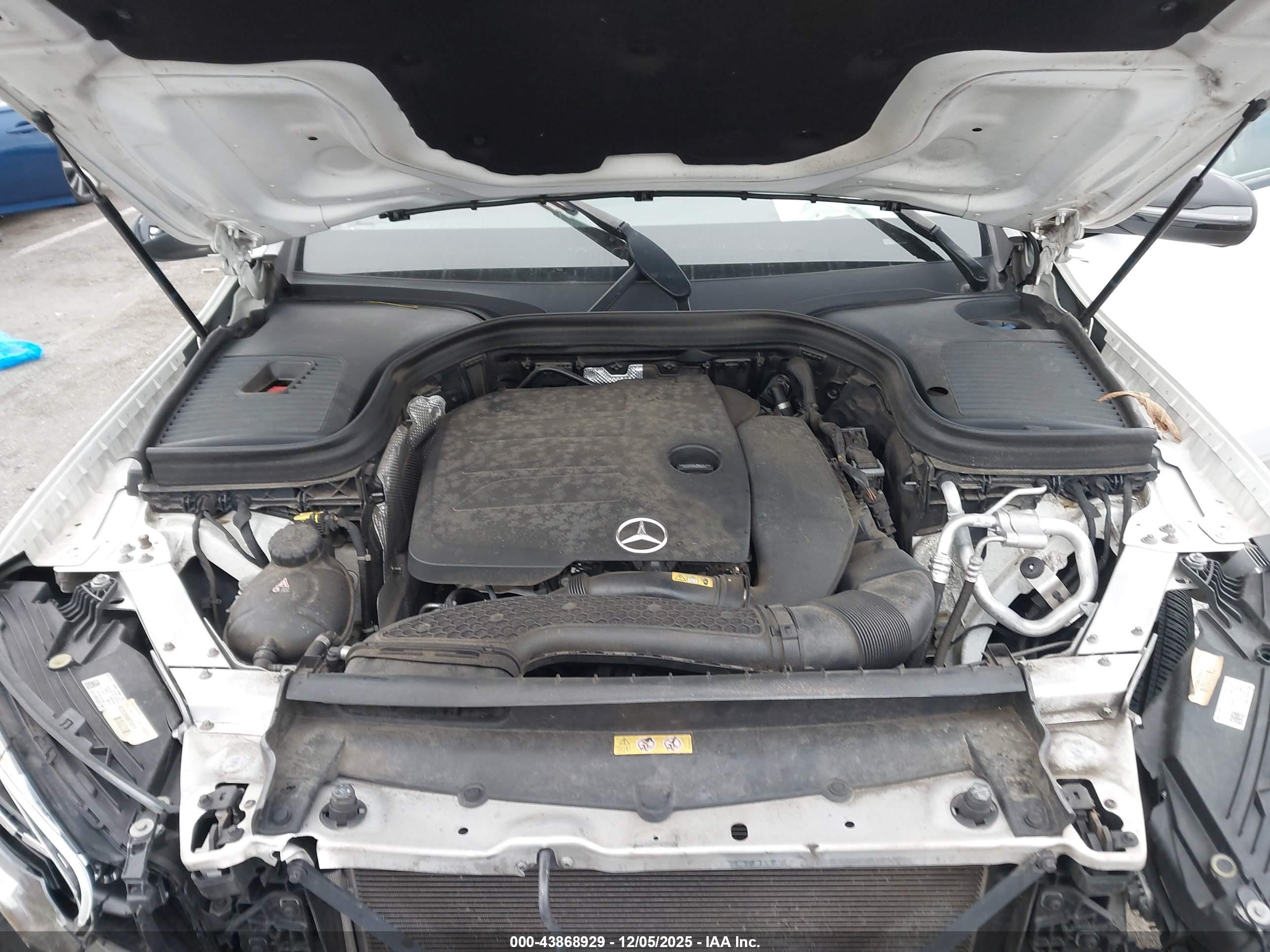 MERCEDES-BENZ GLC image 10