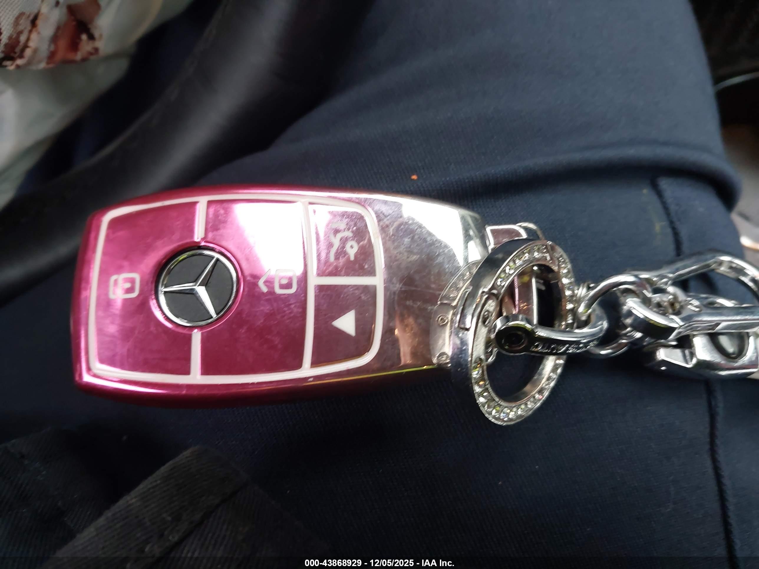 MERCEDES-BENZ GLC image 11