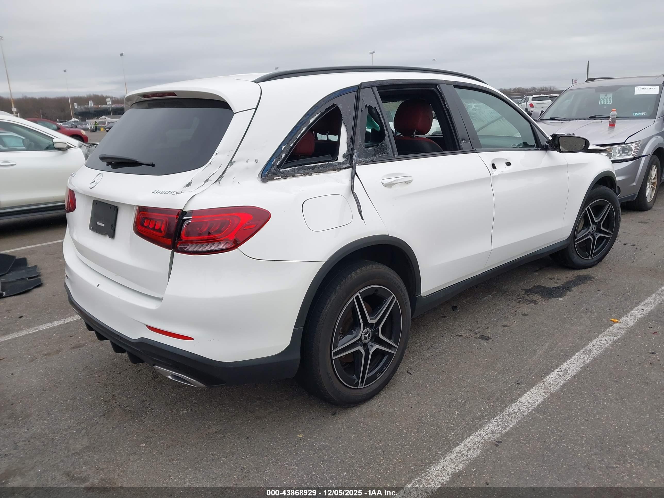 MERCEDES-BENZ GLC image 4