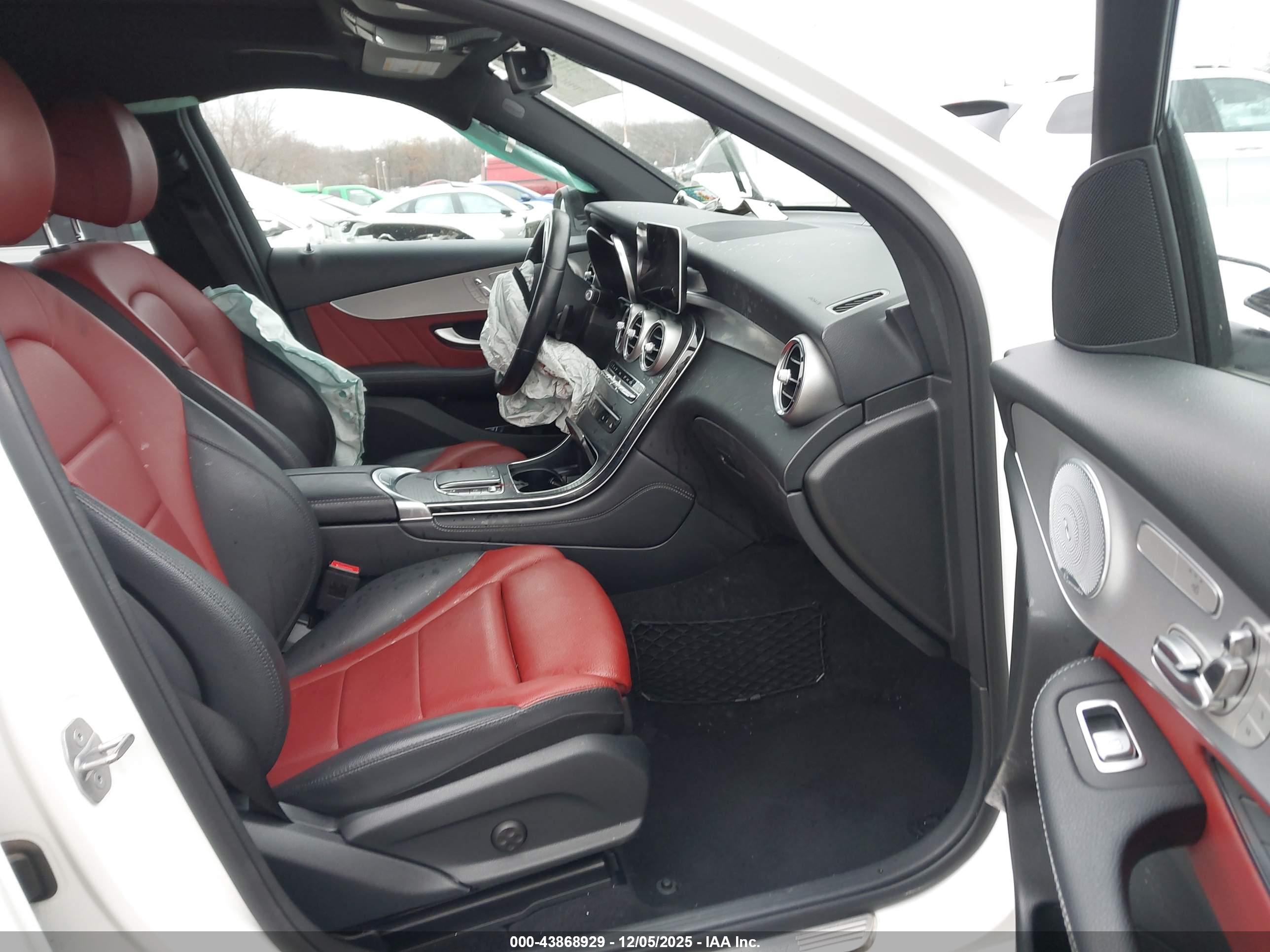 MERCEDES-BENZ GLC image 5