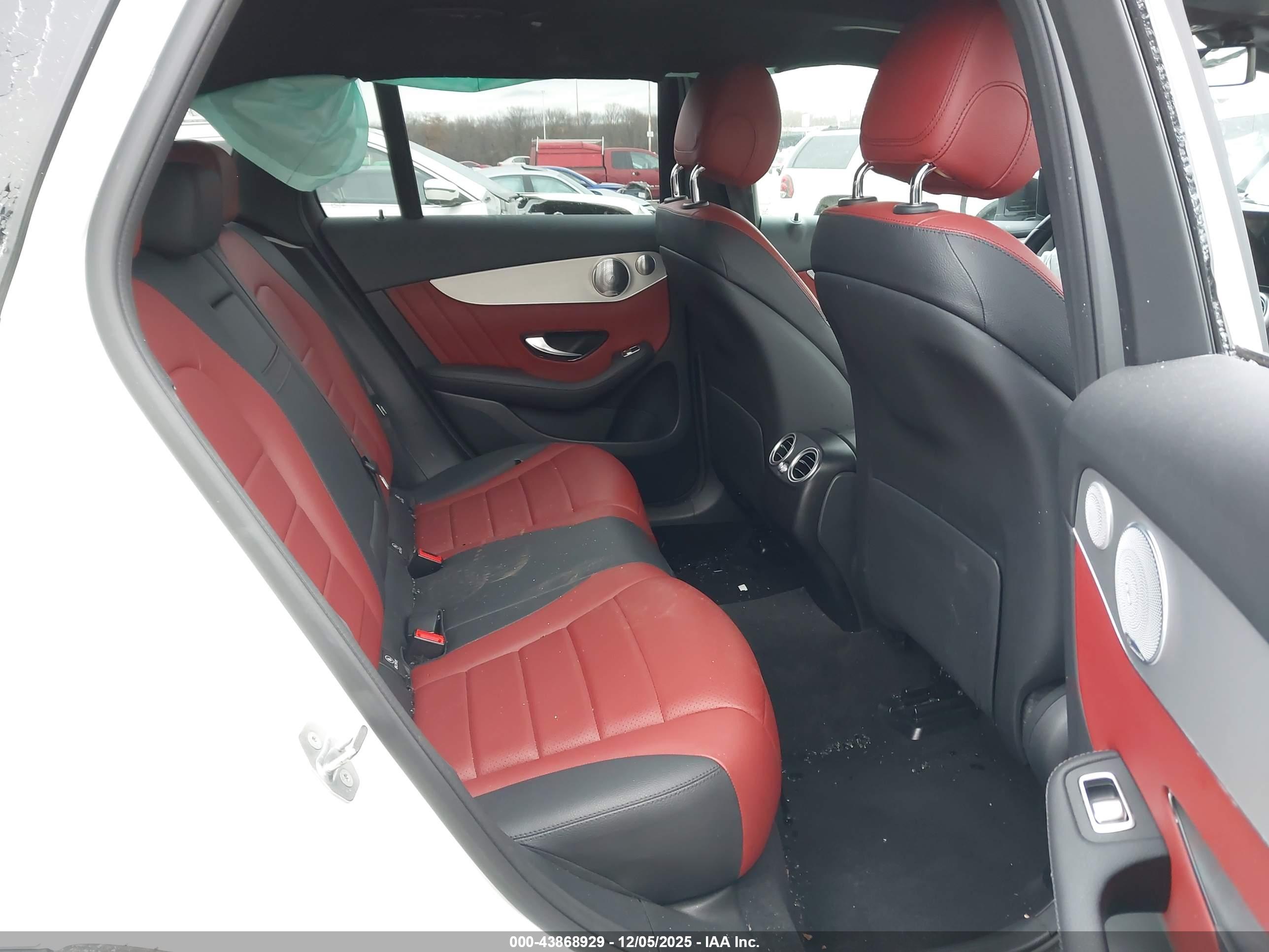 MERCEDES-BENZ GLC image 8