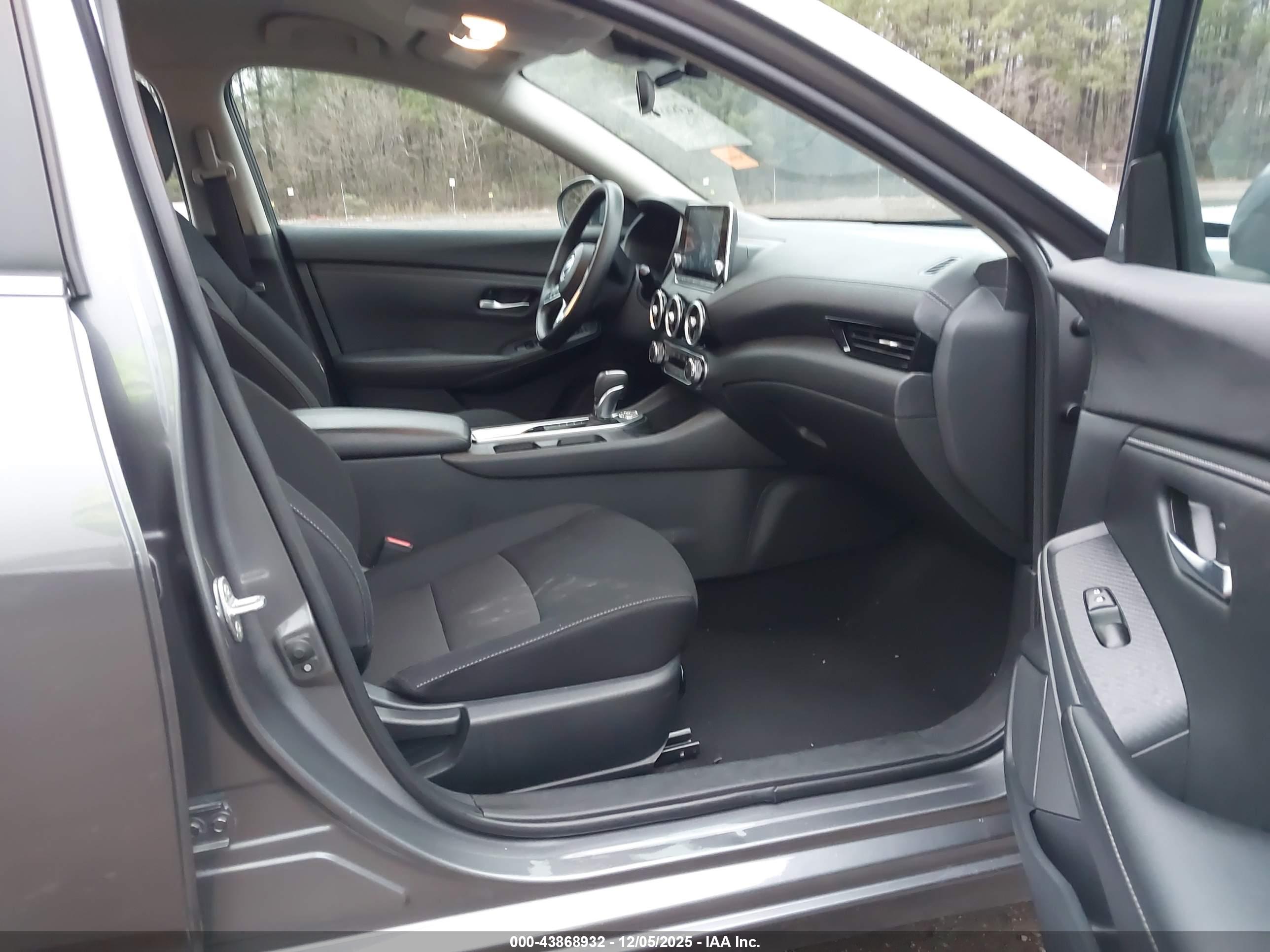 NISSAN SENTRA image 5