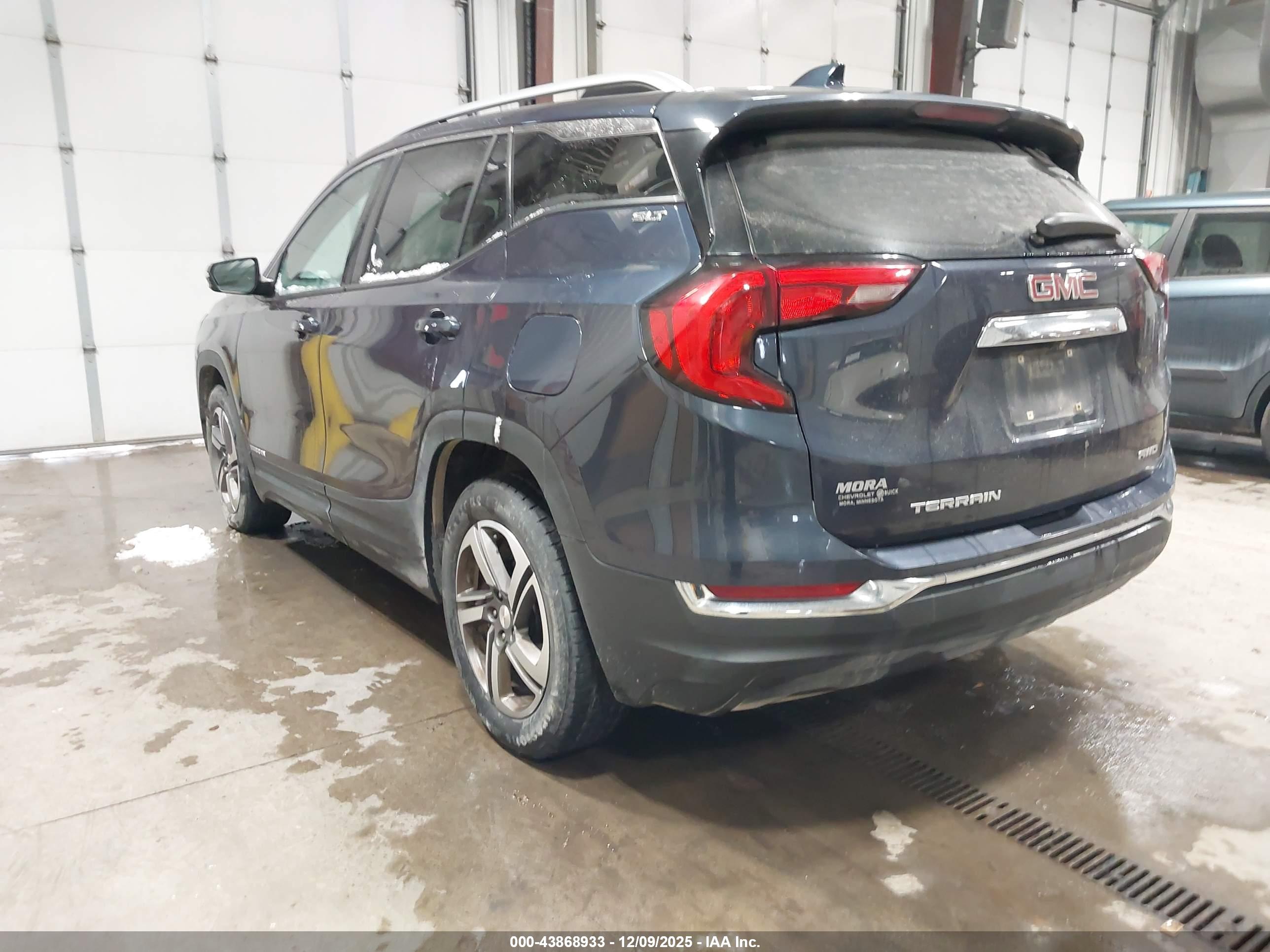 GMC TERRAIN image 3